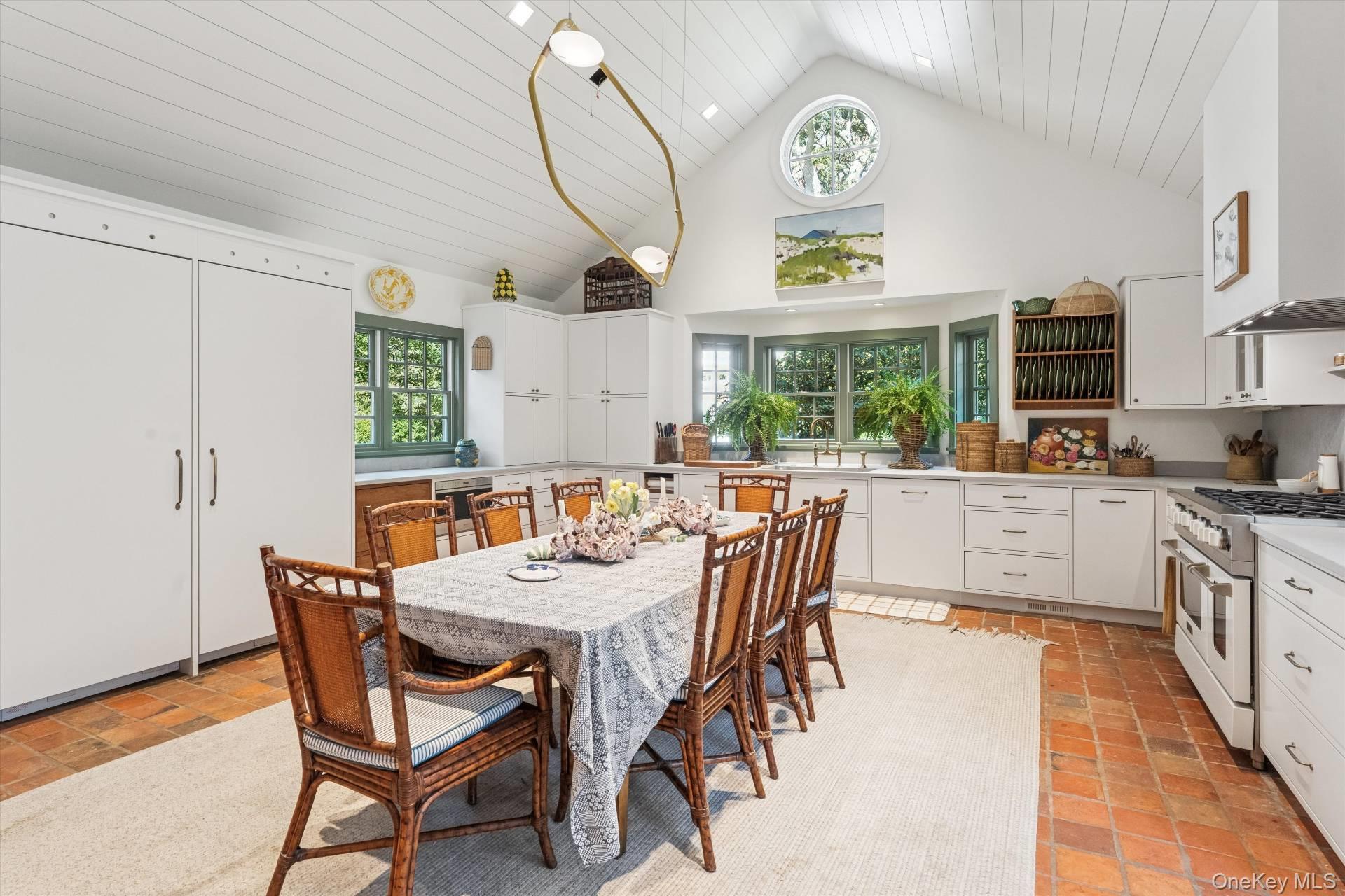 20 Quogue Street Property Photo 5