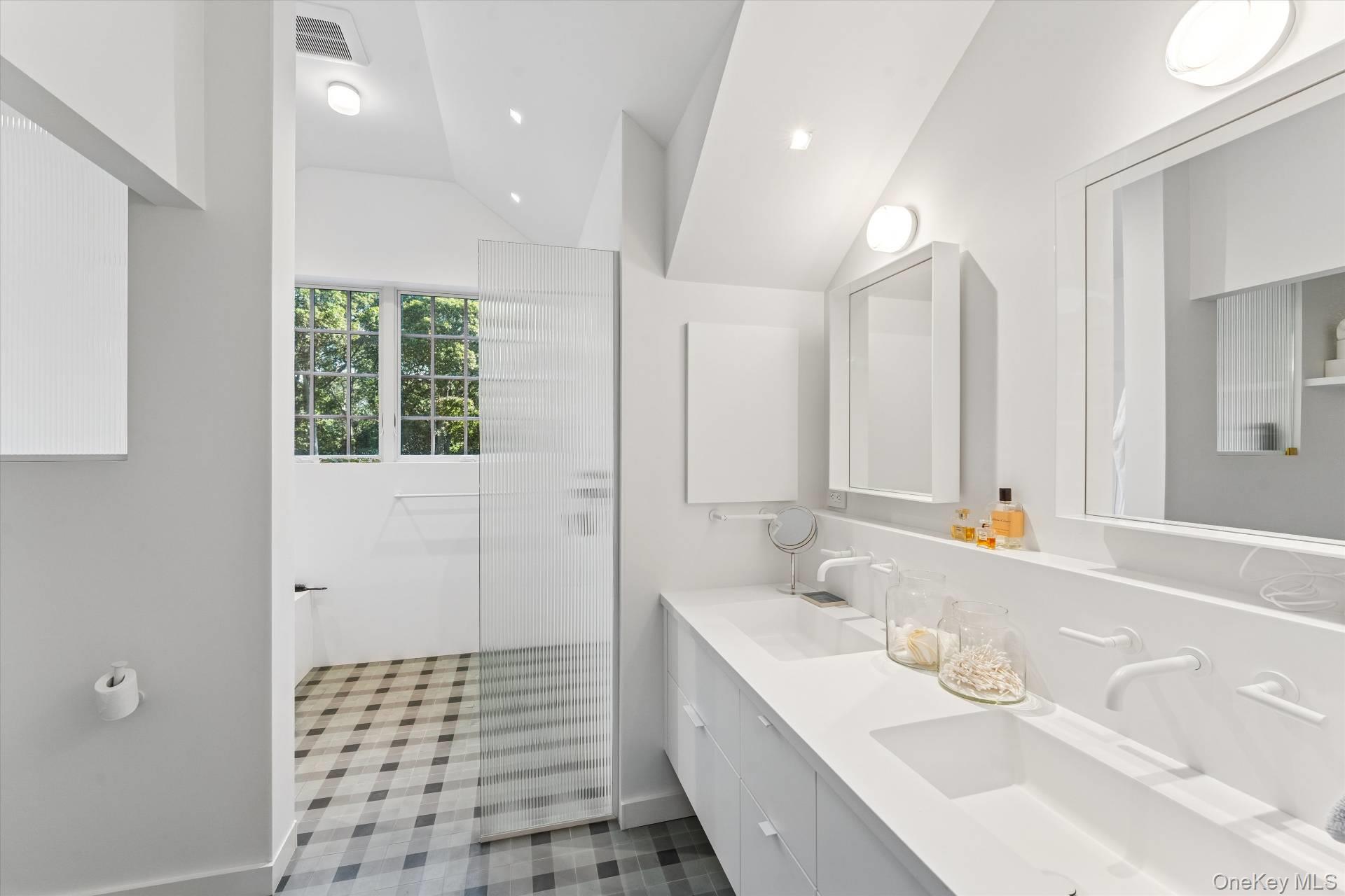 20 Quogue Street Property Photo 16
