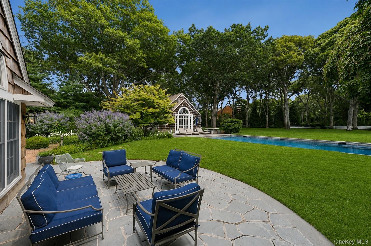 20 Quogue Street Property Photo 22