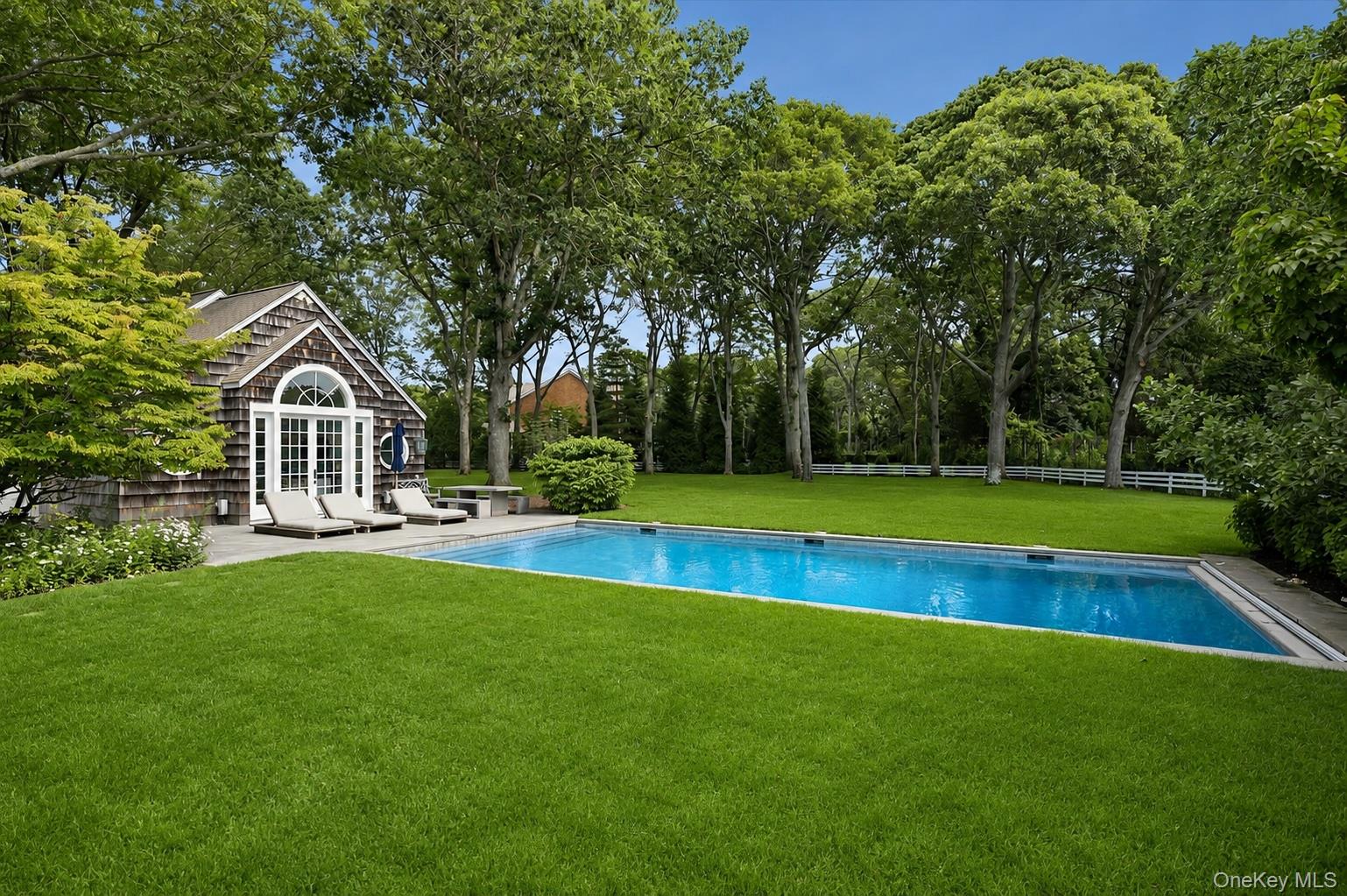 20 Quogue Street Property Photo 23