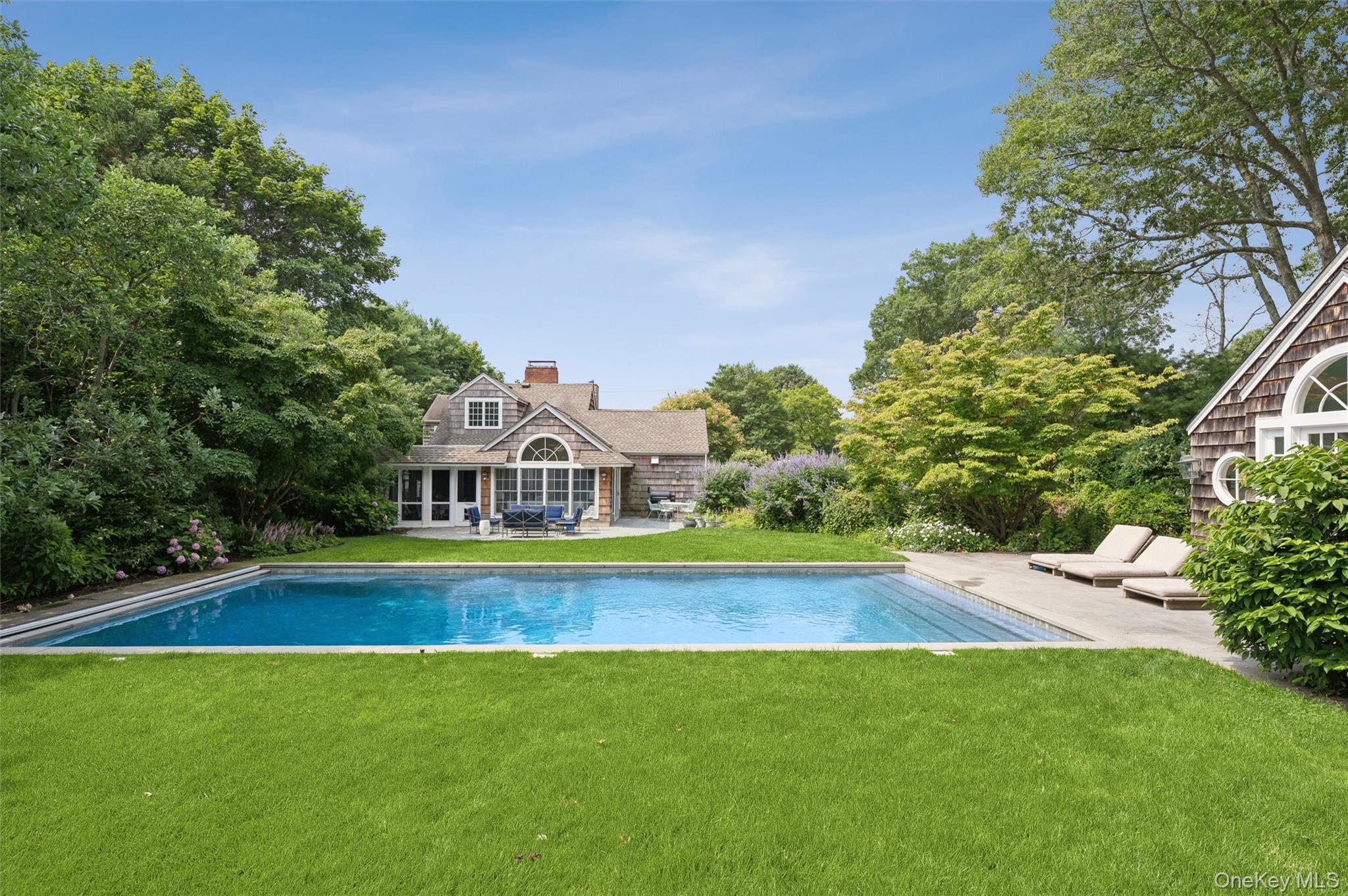 20 Quogue Street Property Photo 24