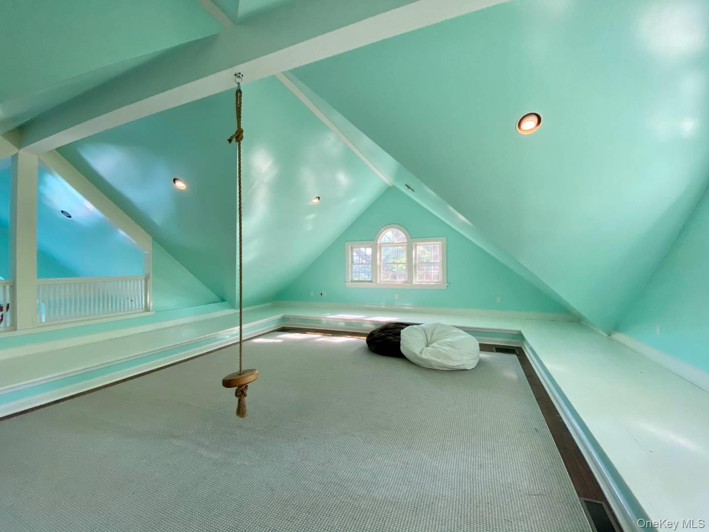 20 Quogue Street Property Photo 29