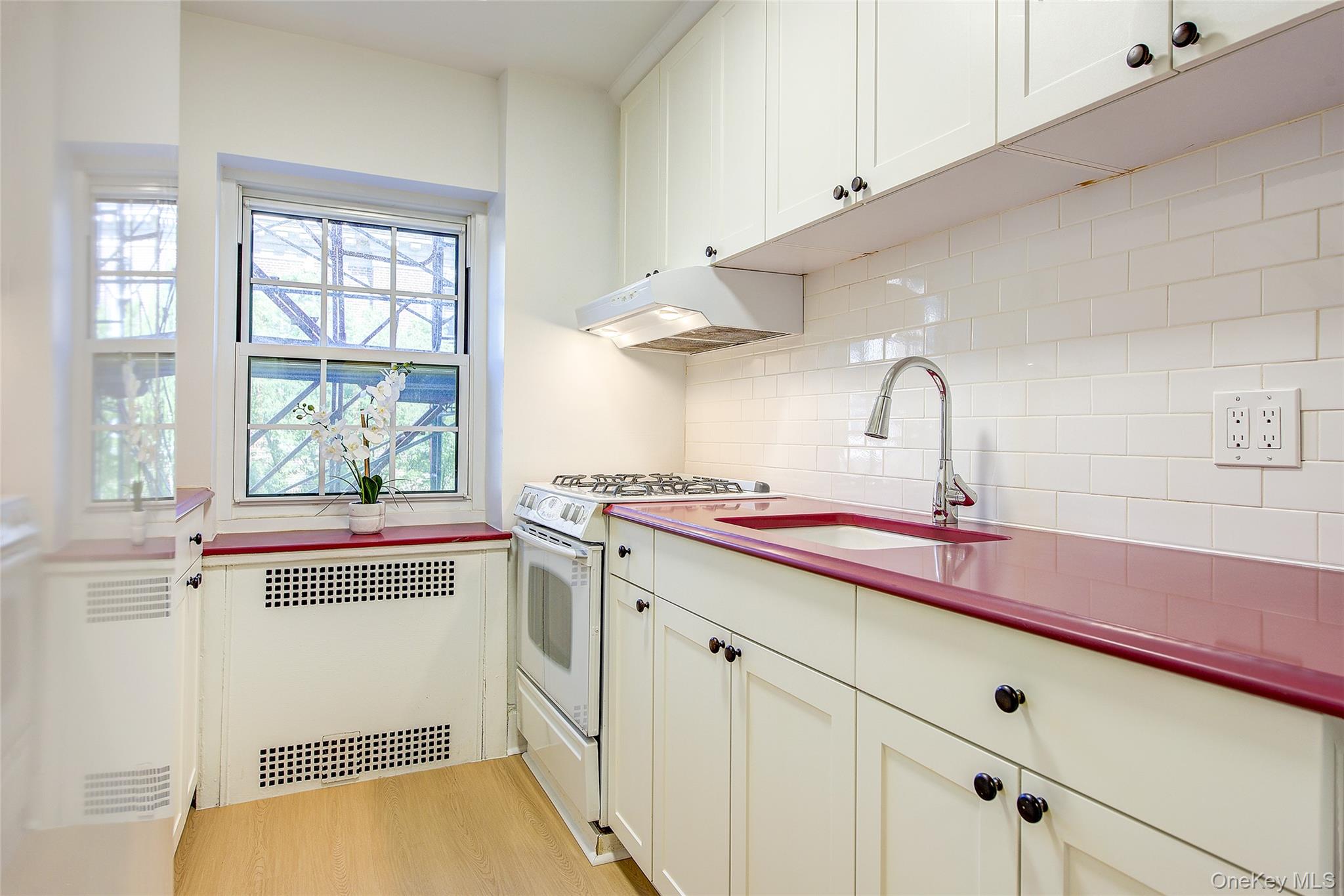 35-24 78th Street A48 Property Photo 9