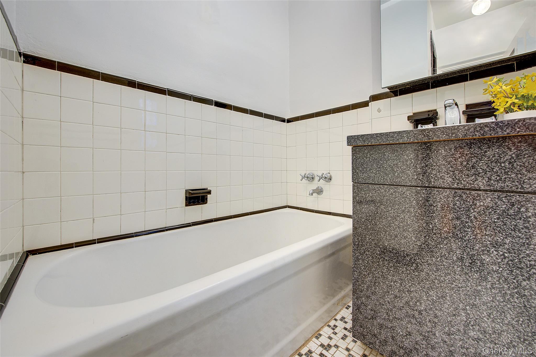 35-24 78th Street A48 Property Photo 18