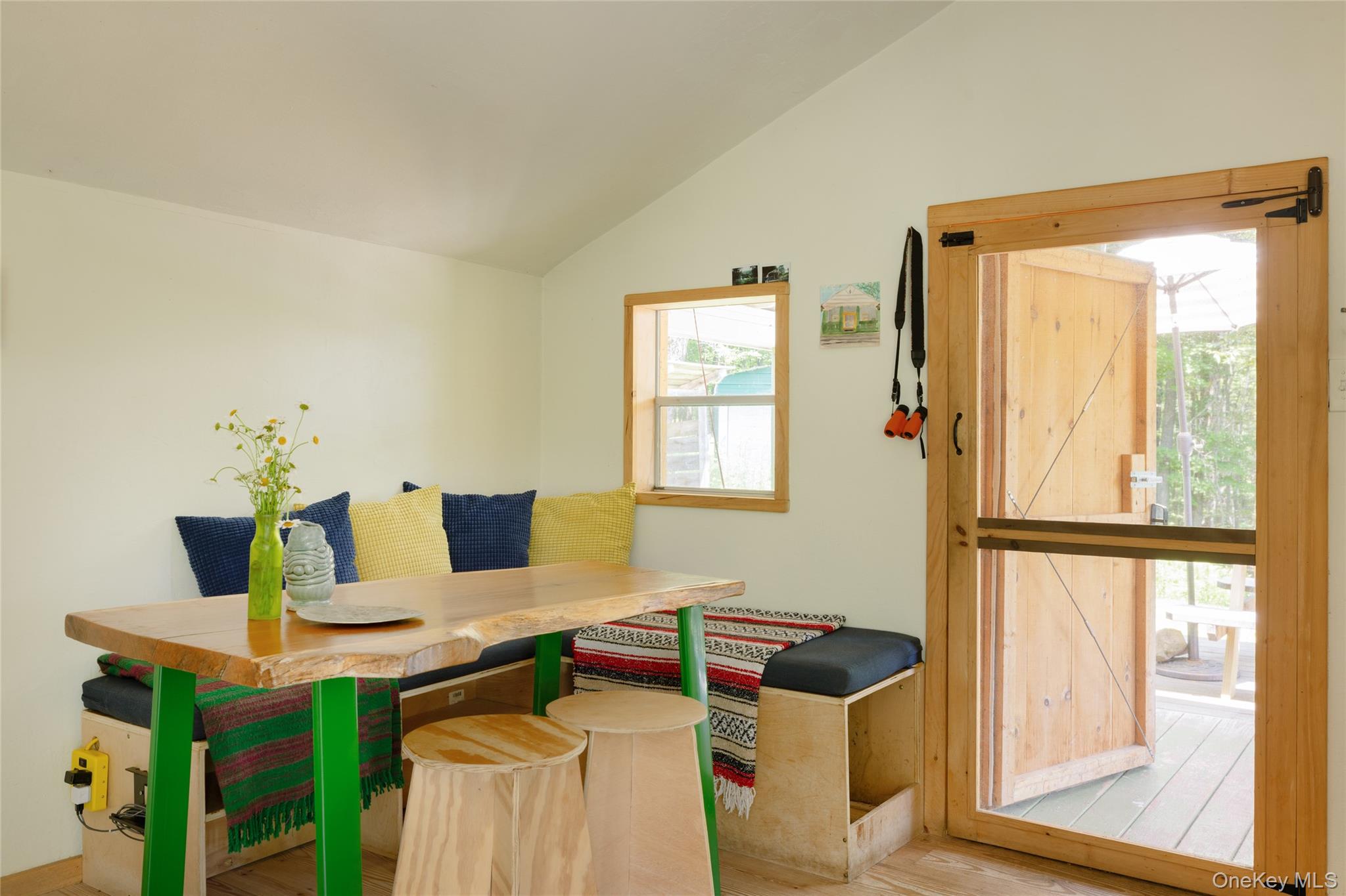 689 Church Road Property Photo 12