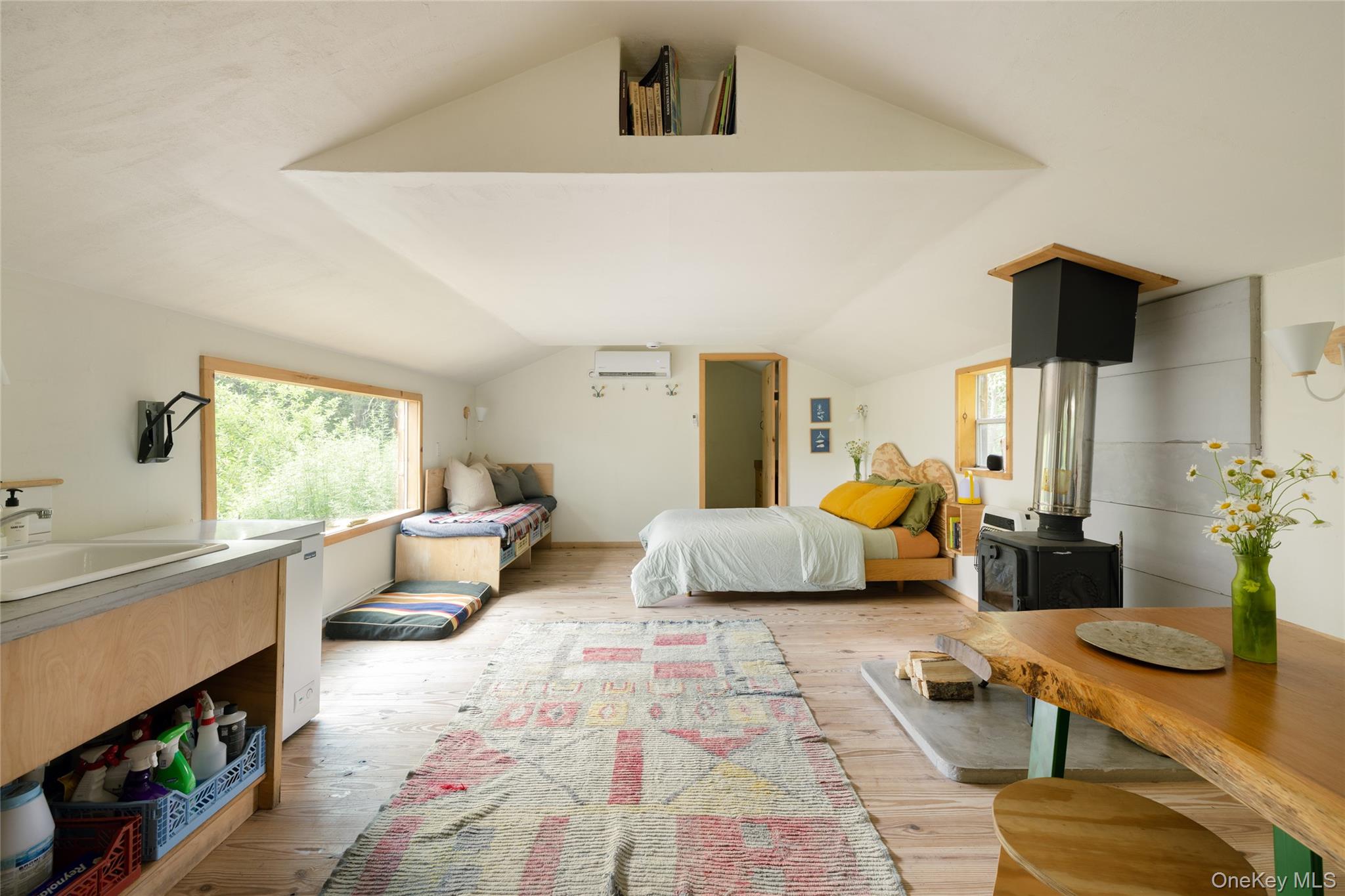 689 Church Road Property Photo 14