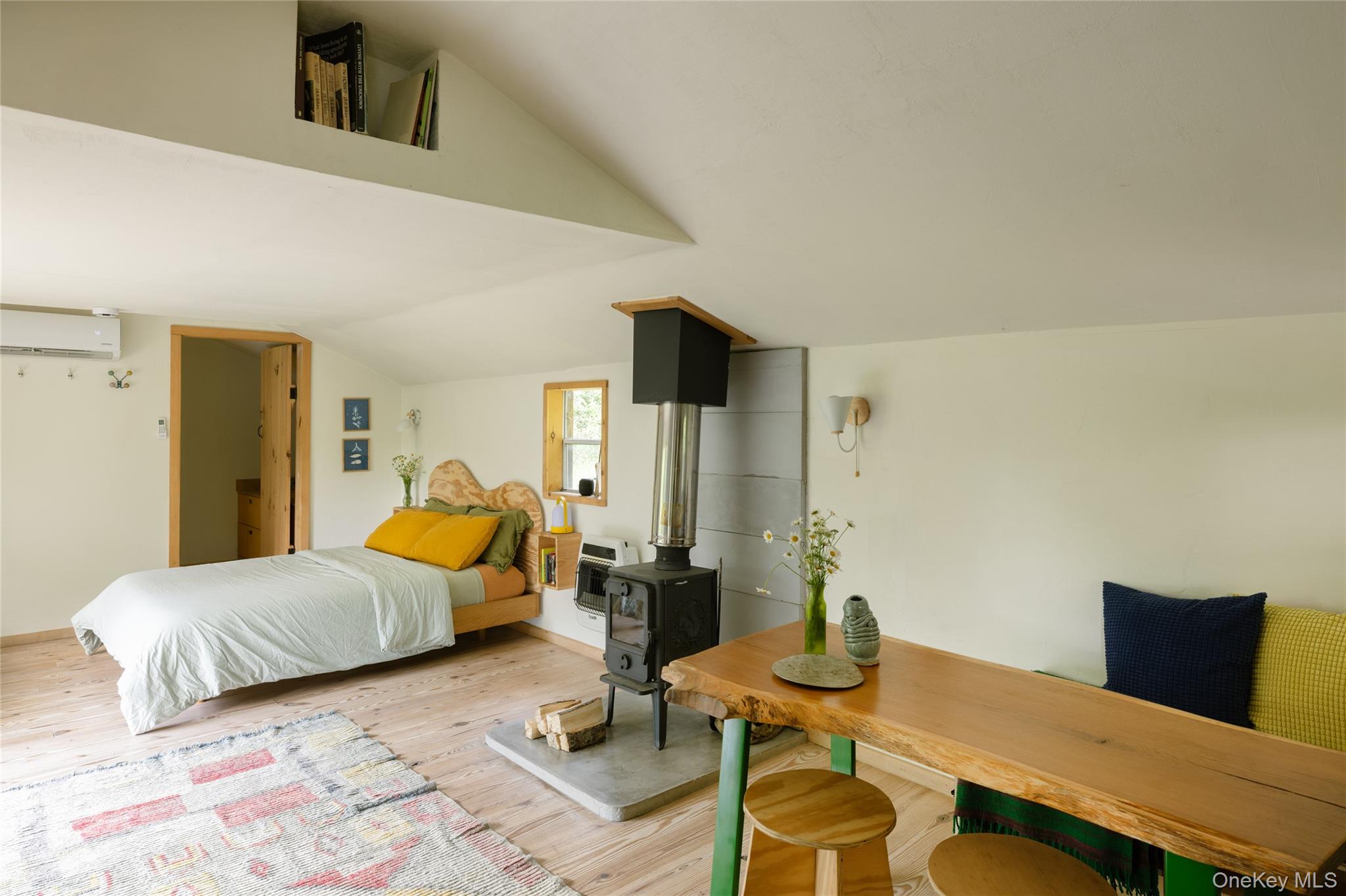 689 Church Road Property Photo 15