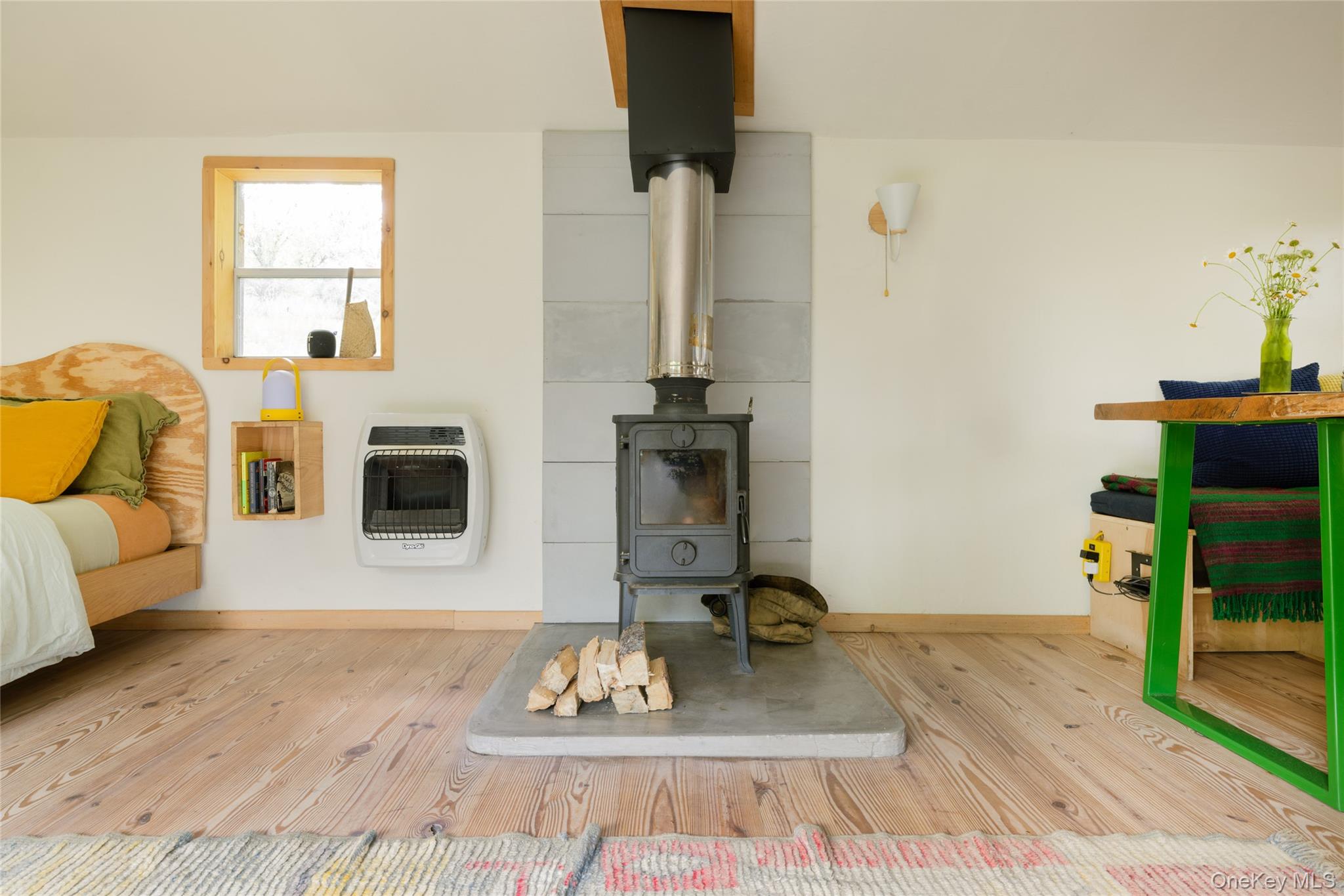 689 Church Road Property Photo 16