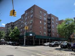 4240 Bowne St 5F Property Photo 1