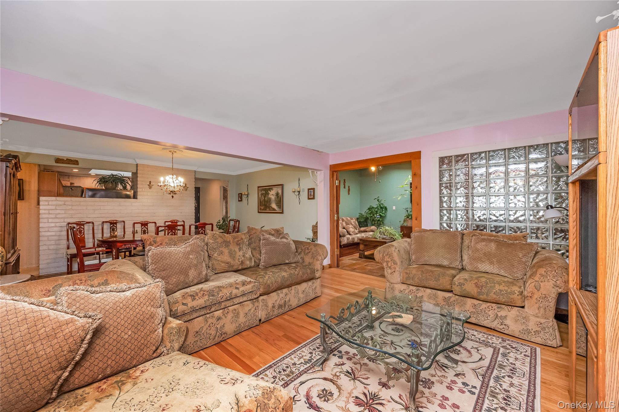 2 Glow Lane Property Photo 11