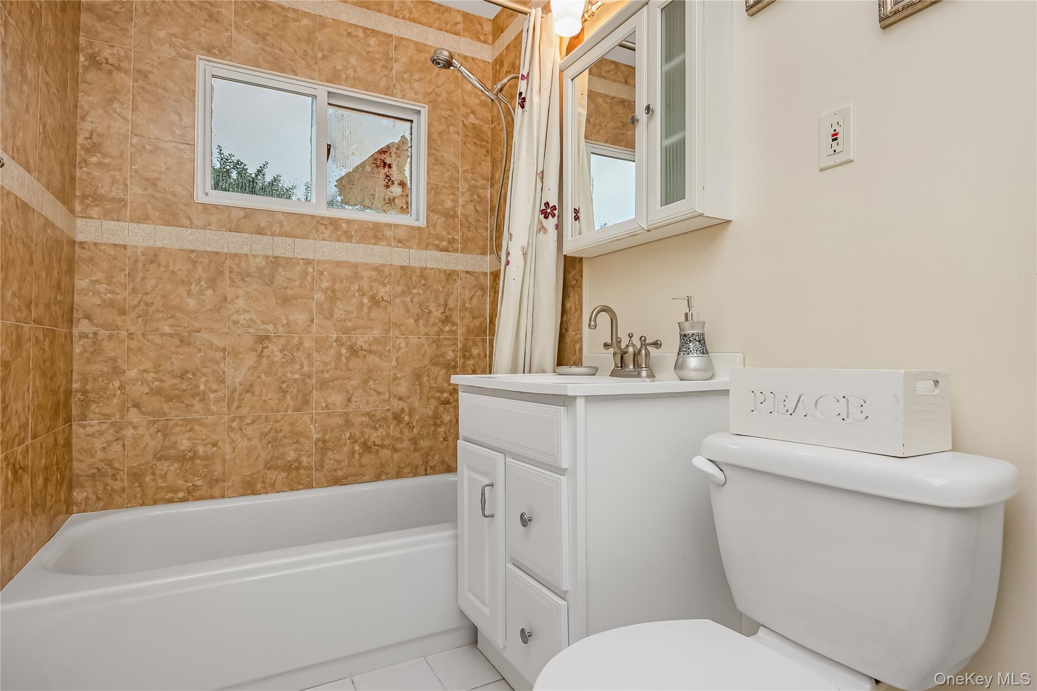 2 Glow Lane Property Photo 21