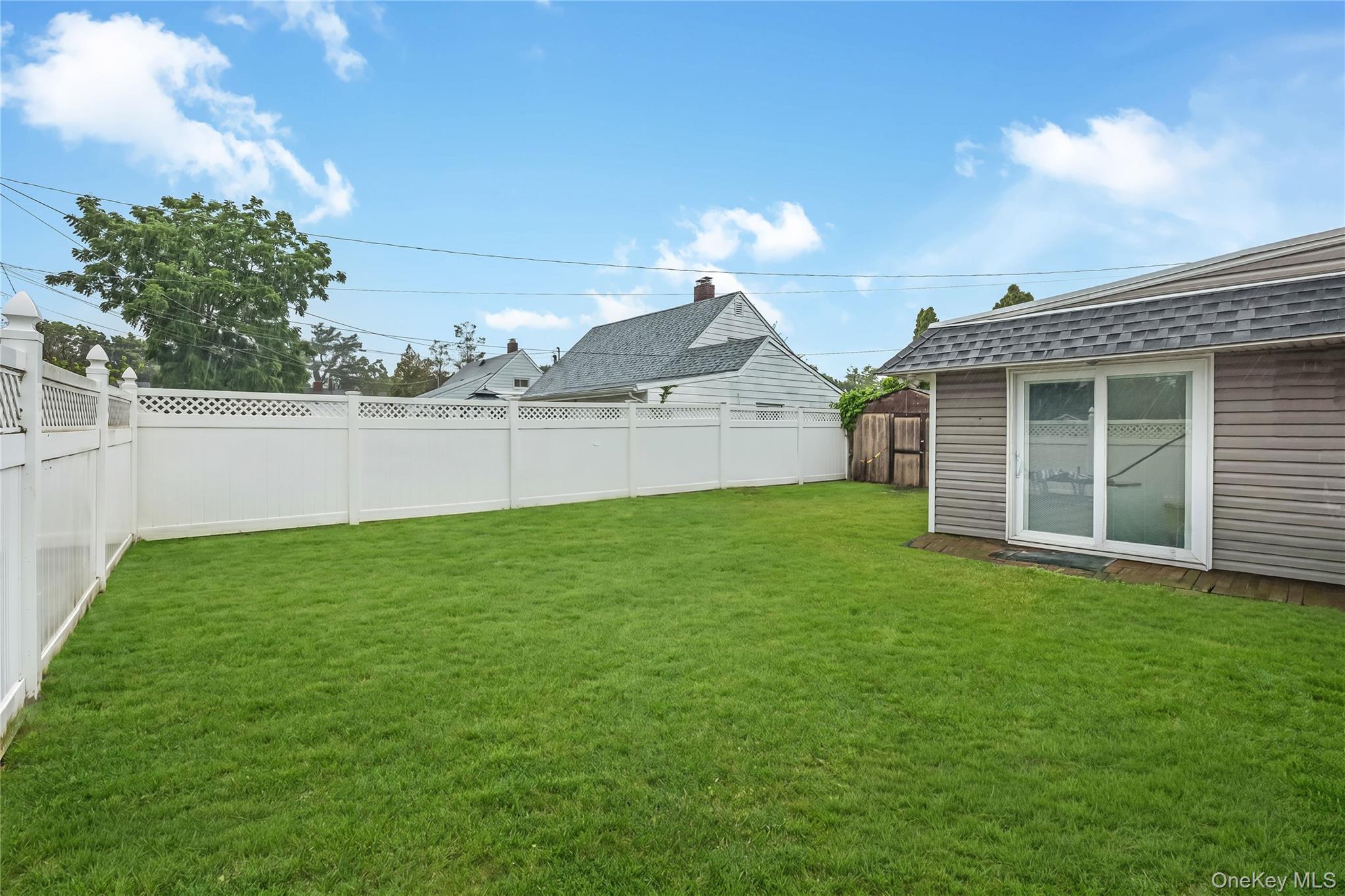 2 Glow Lane Property Photo 28