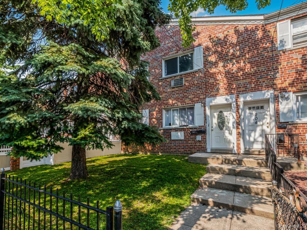 206-208 Balcom Avenue Property Photo 1