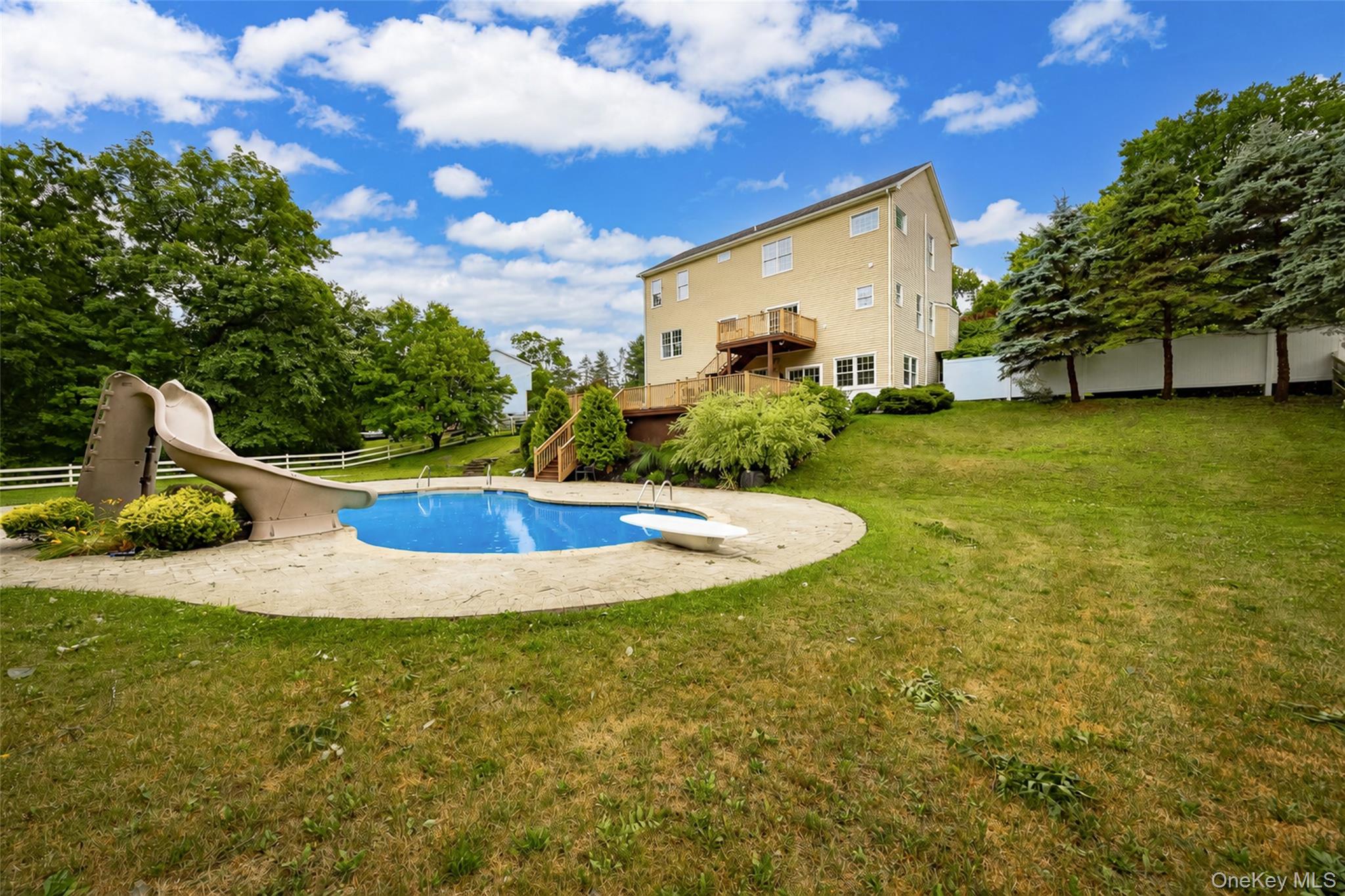 7 Fox Run Road Property Photo 3