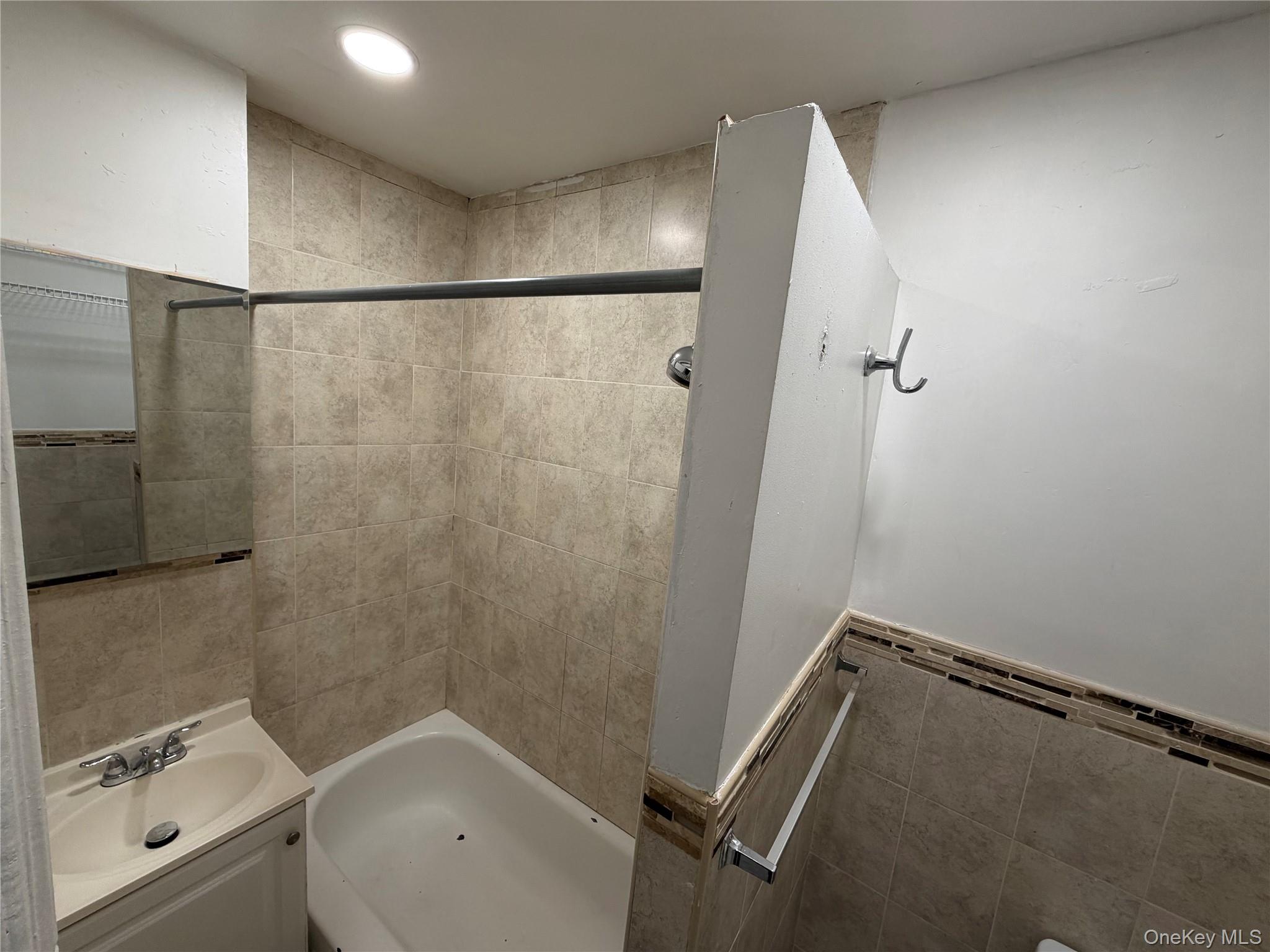 655 Sheffield Avenue Property Photo 8