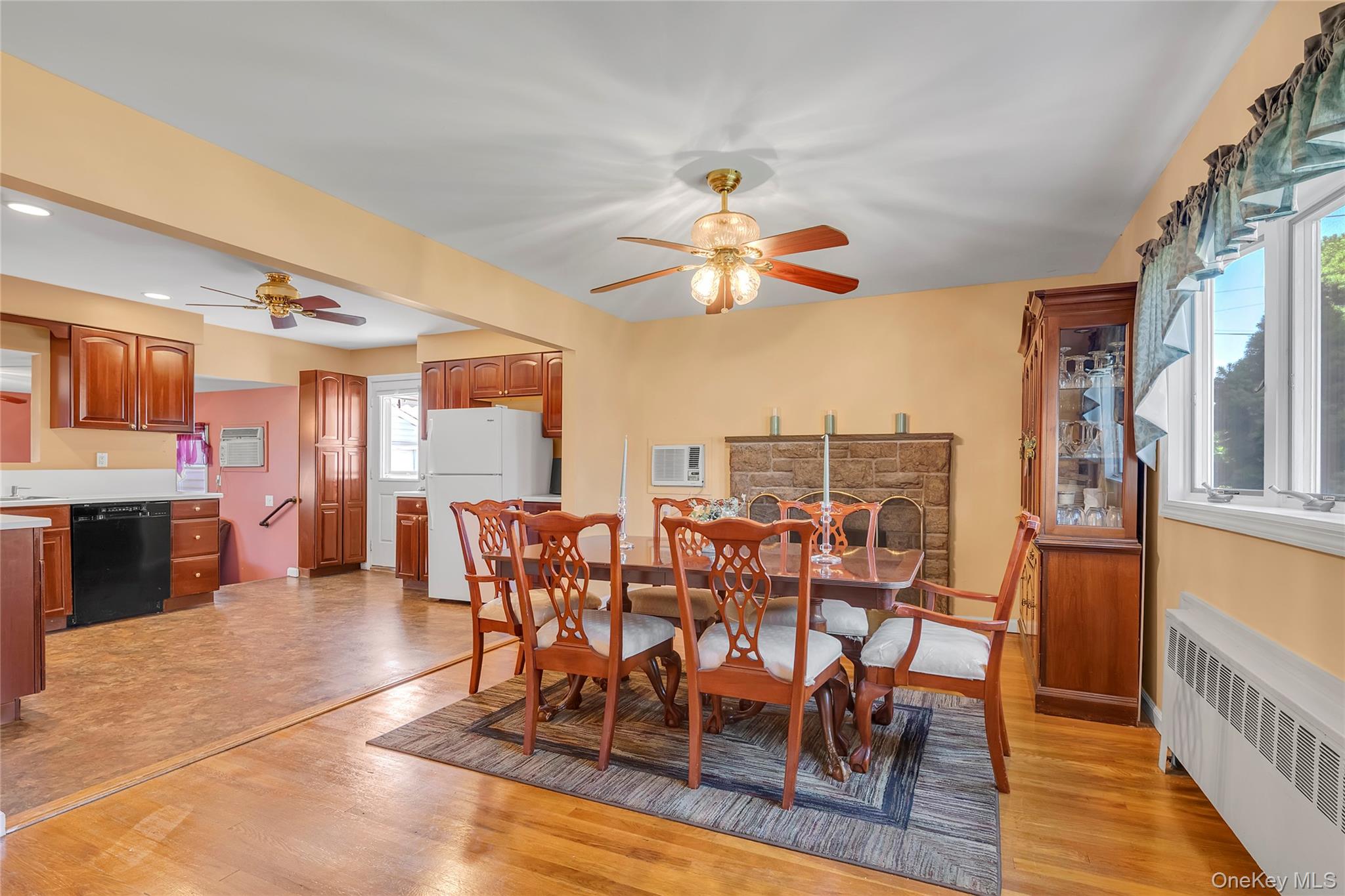 63 Lincoln Boulevard Property Photo 2