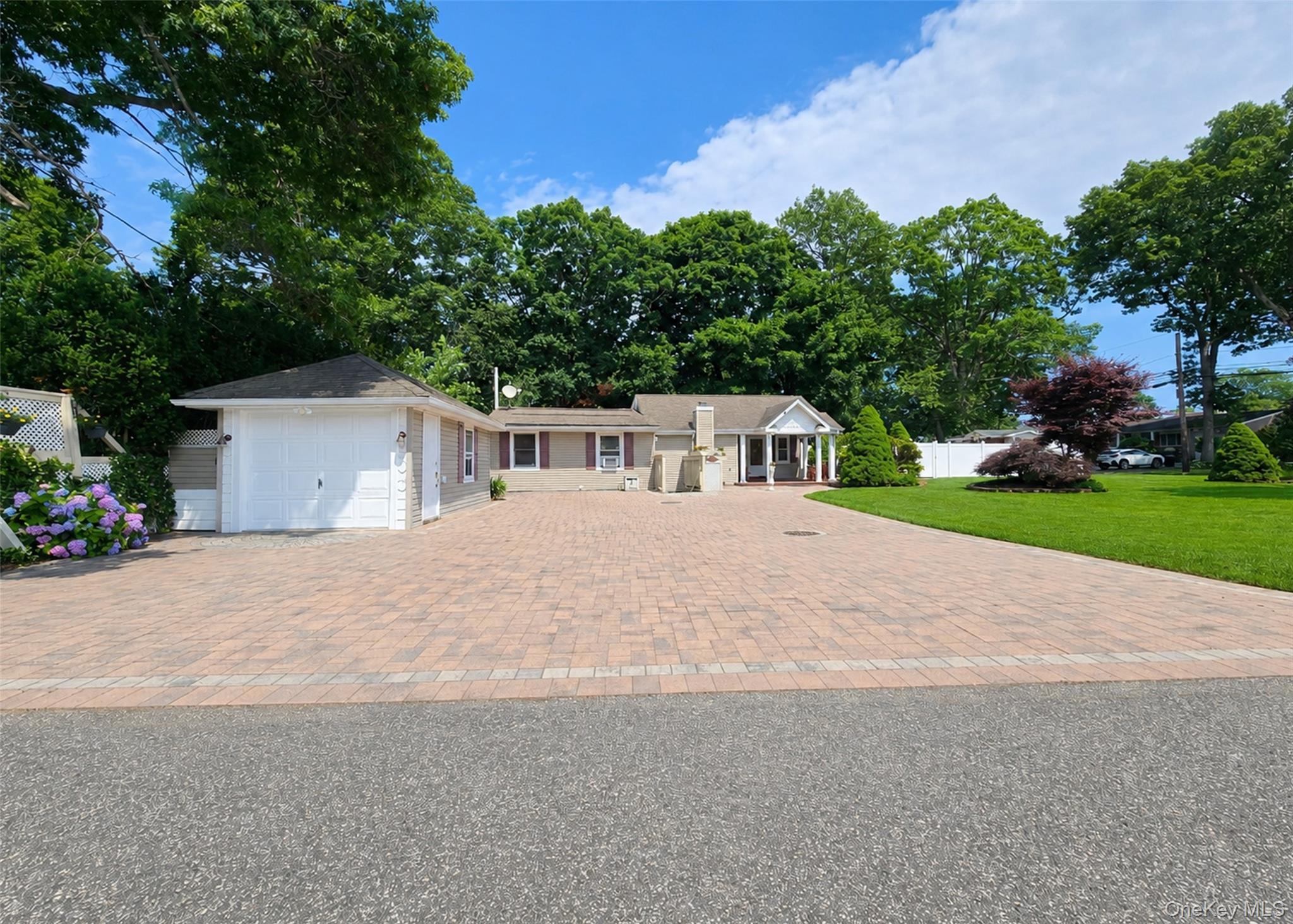 241 Terry Boulevard Property Photo 2