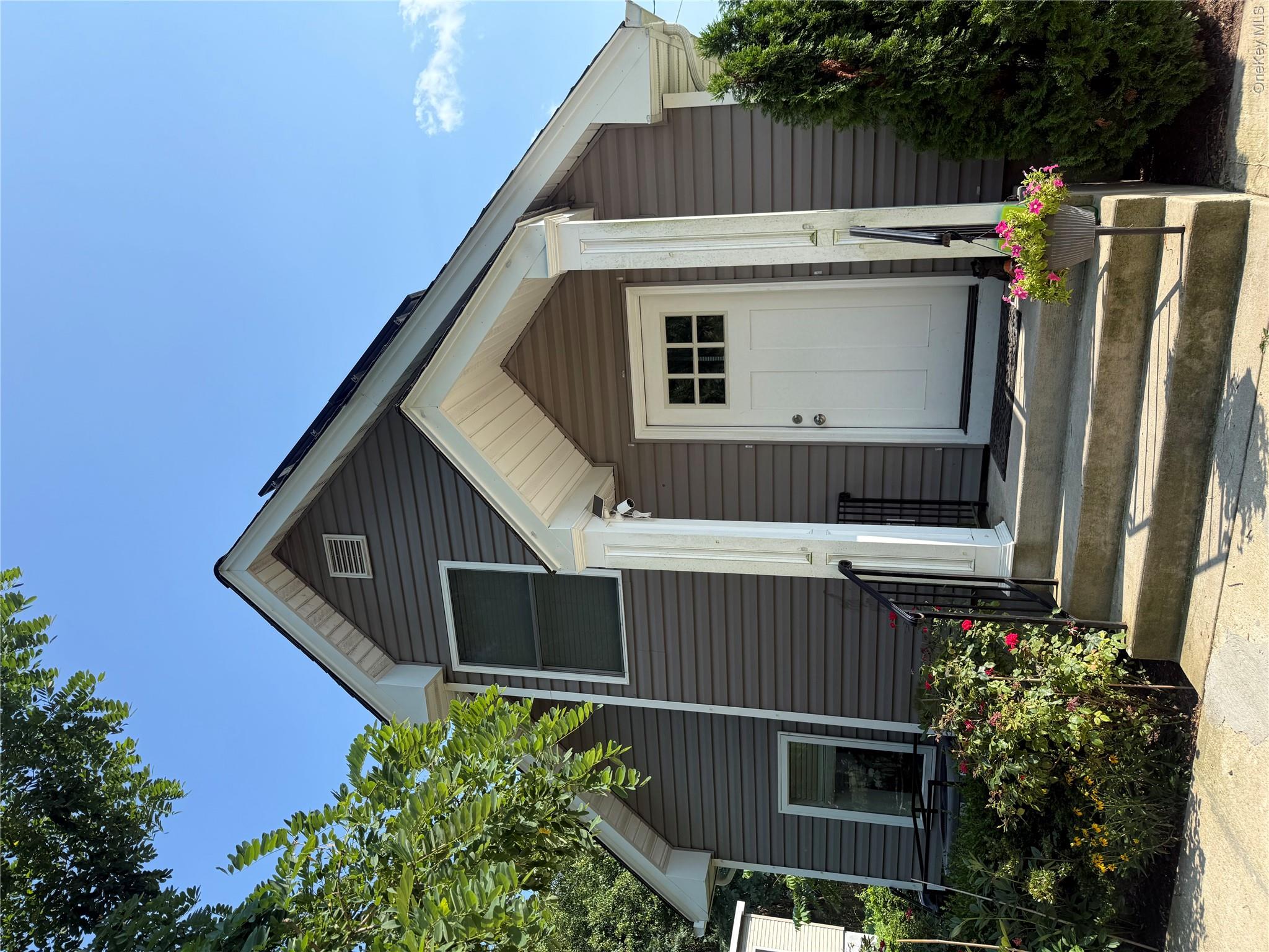 16 Oak Avenue Property Photo 2