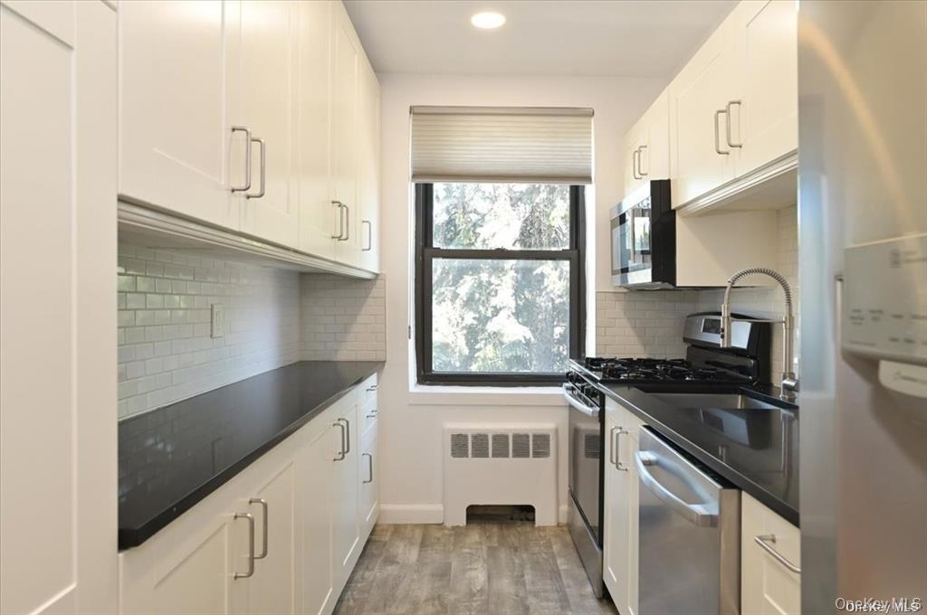 1 Maple Drive 2-j Property Photo 3