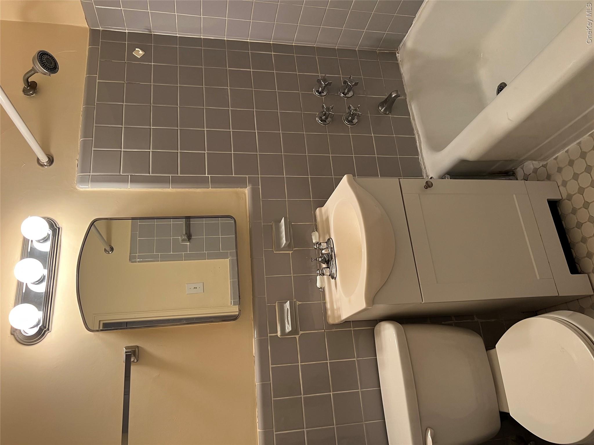 220 E 87th Street 4d Property Photo 6