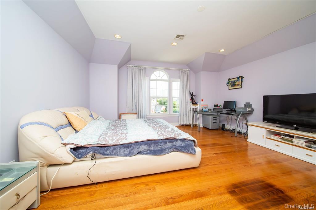 66 Maple Street A Property Photo 14