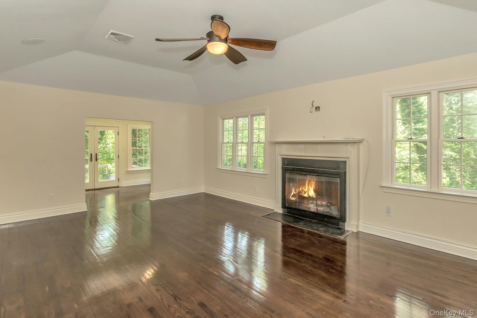 10 Laurel Cove Road Property Photo 4