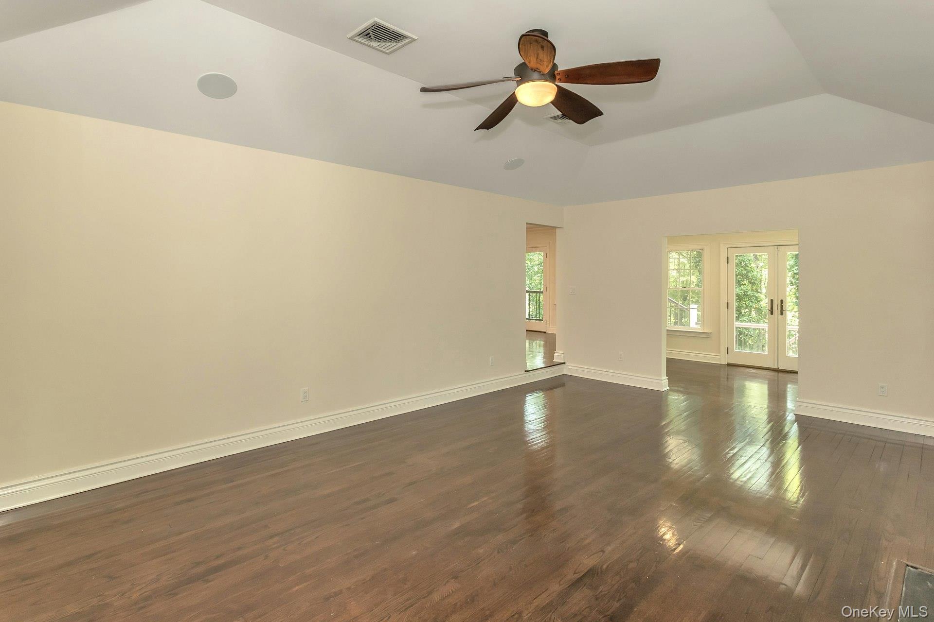 10 Laurel Cove Road Property Photo 5