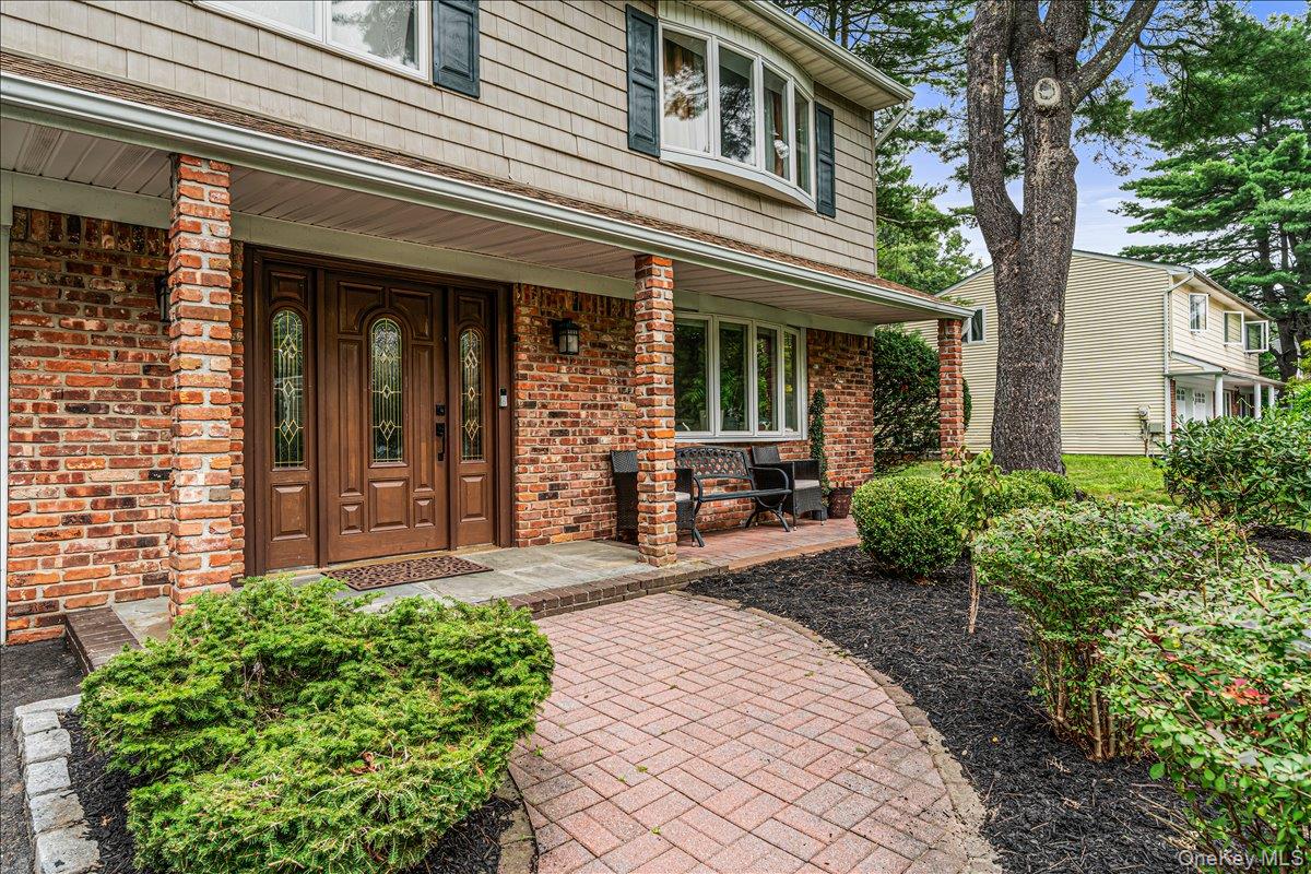 68 Butterfield Drive Property Photo 3