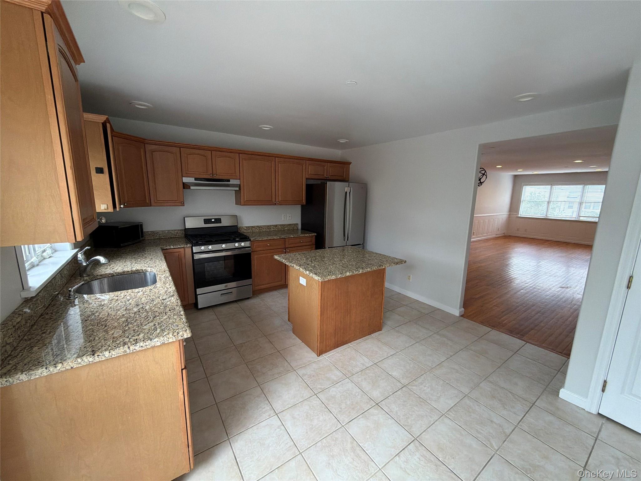 71 Crotona Avenue 69 Property Photo 5