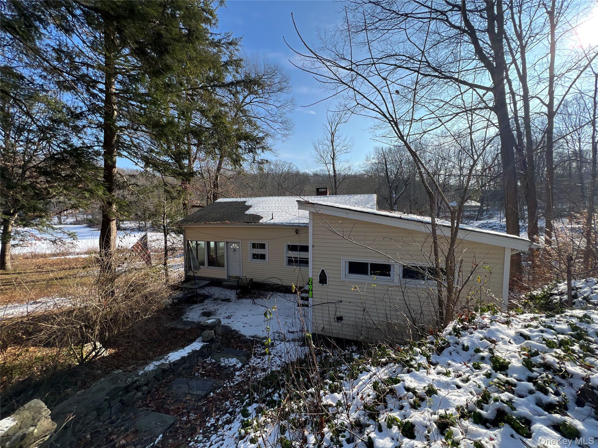 298 Old Albany Post Road Property Photo 2