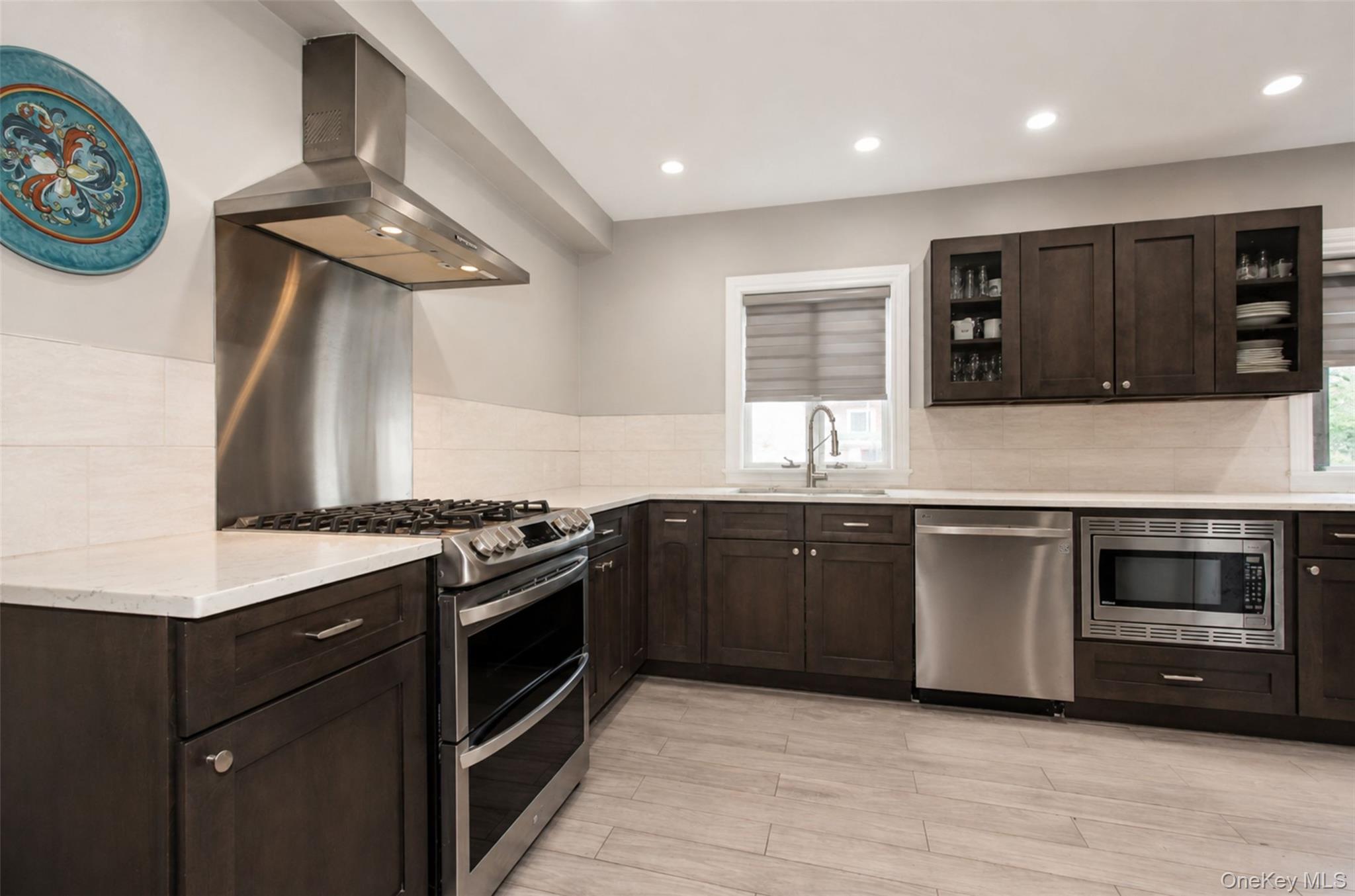 8015 Little Neck Parkway Property Photo 3