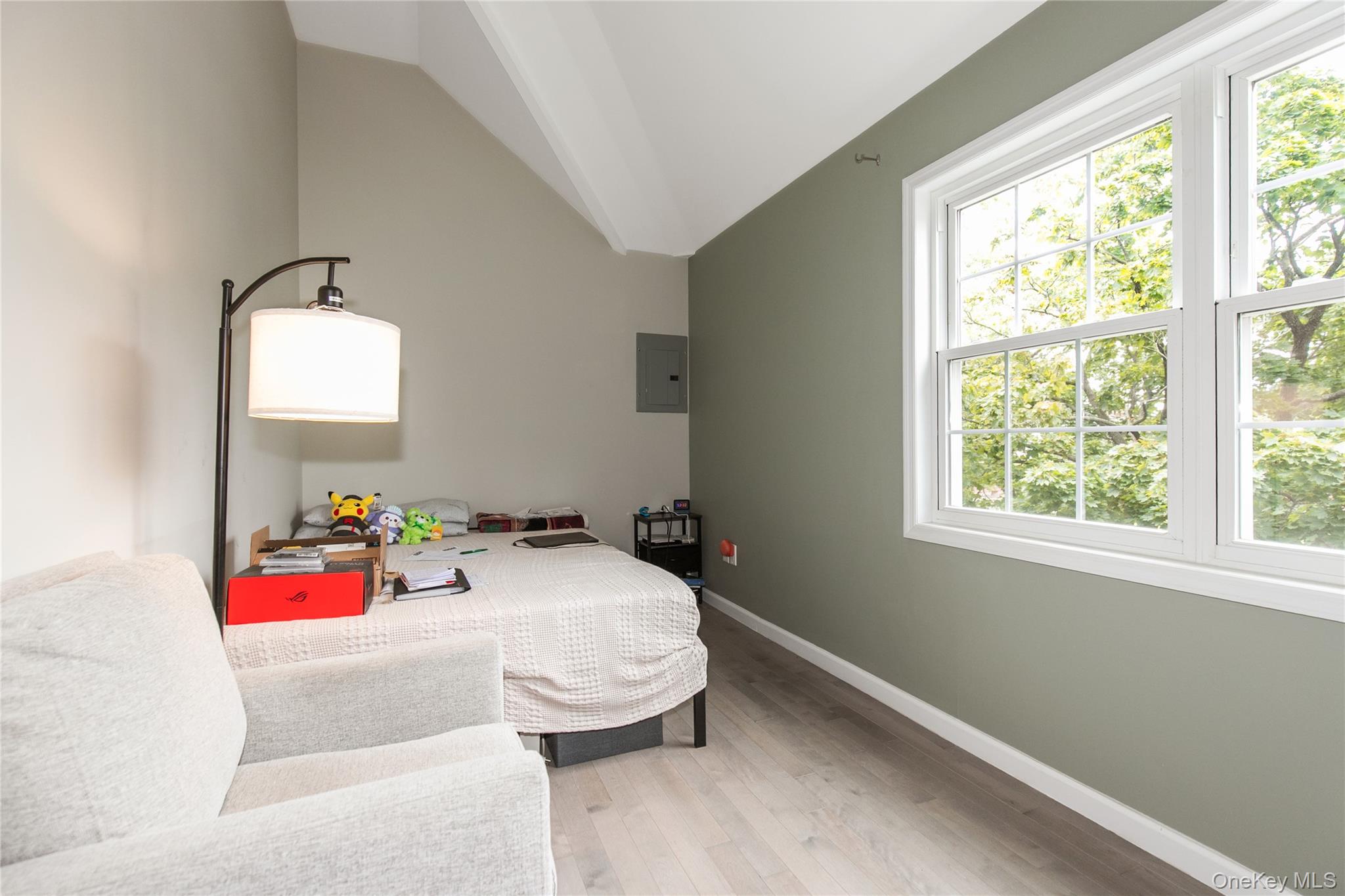 8015 Little Neck Parkway Property Photo 8