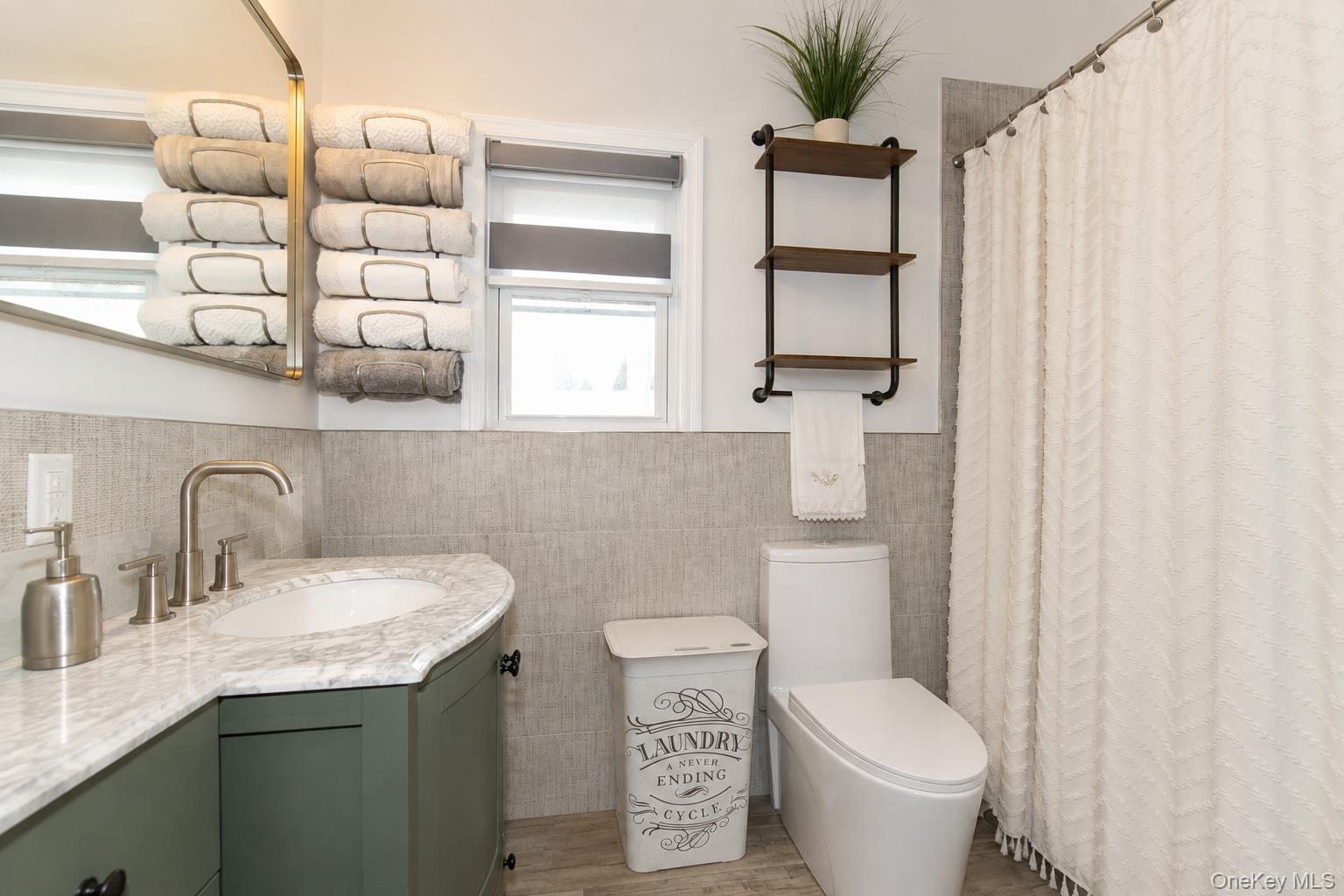 8015 Little Neck Parkway Property Photo 18
