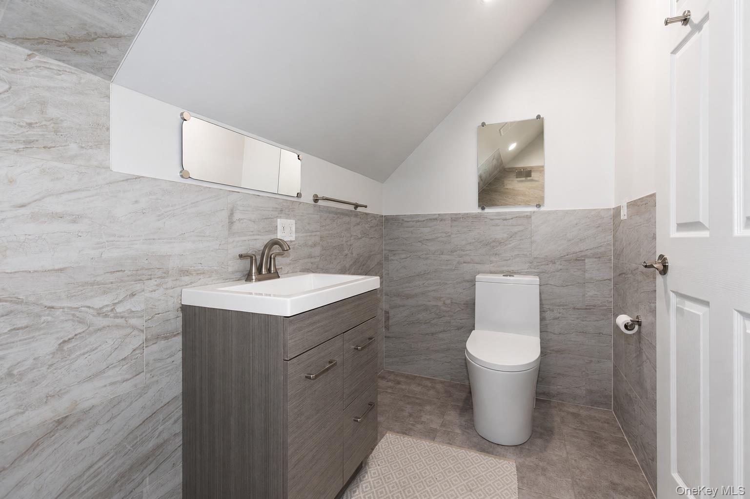 8015 Little Neck Parkway Property Photo 23