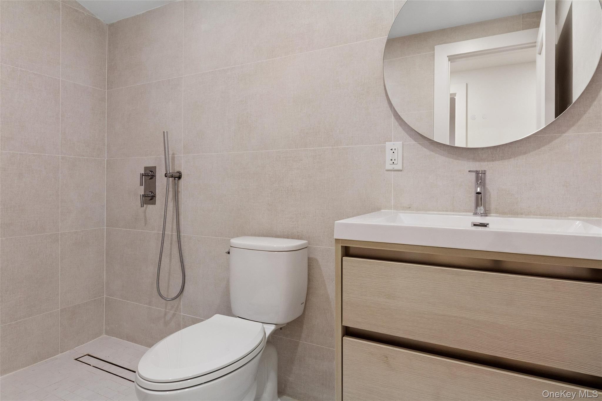 934 Eileen Terrace Property Photo 16