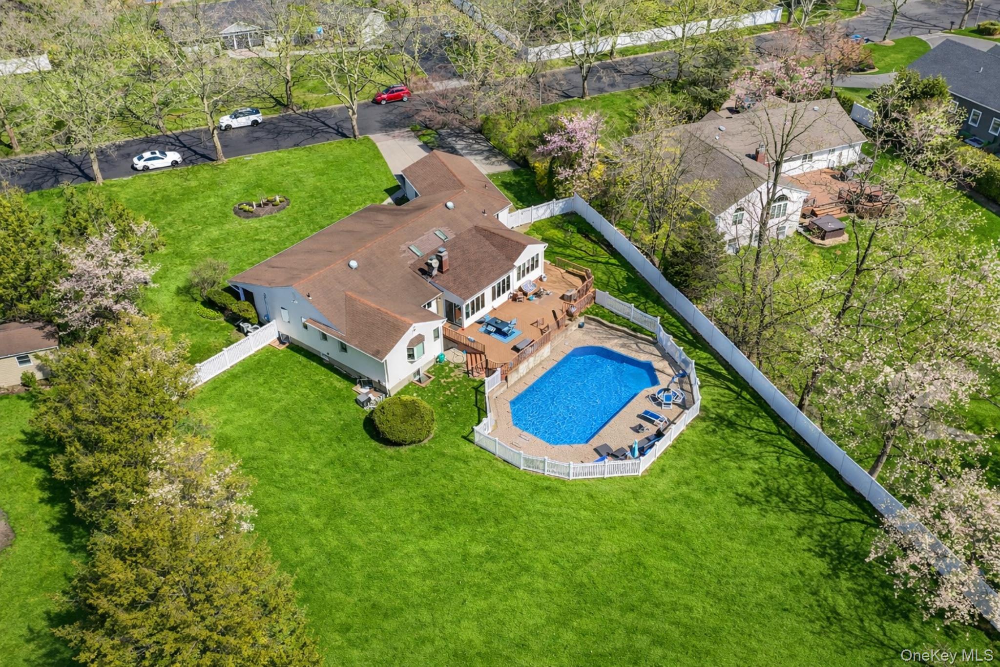 8 Penn Drive Property Photo 2