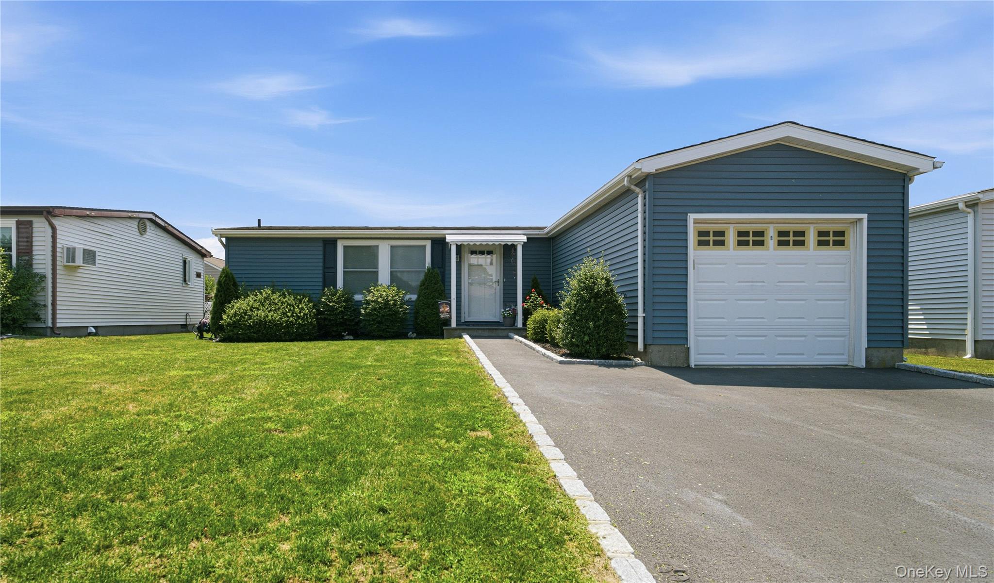 35 Village Circle Property Photo 1