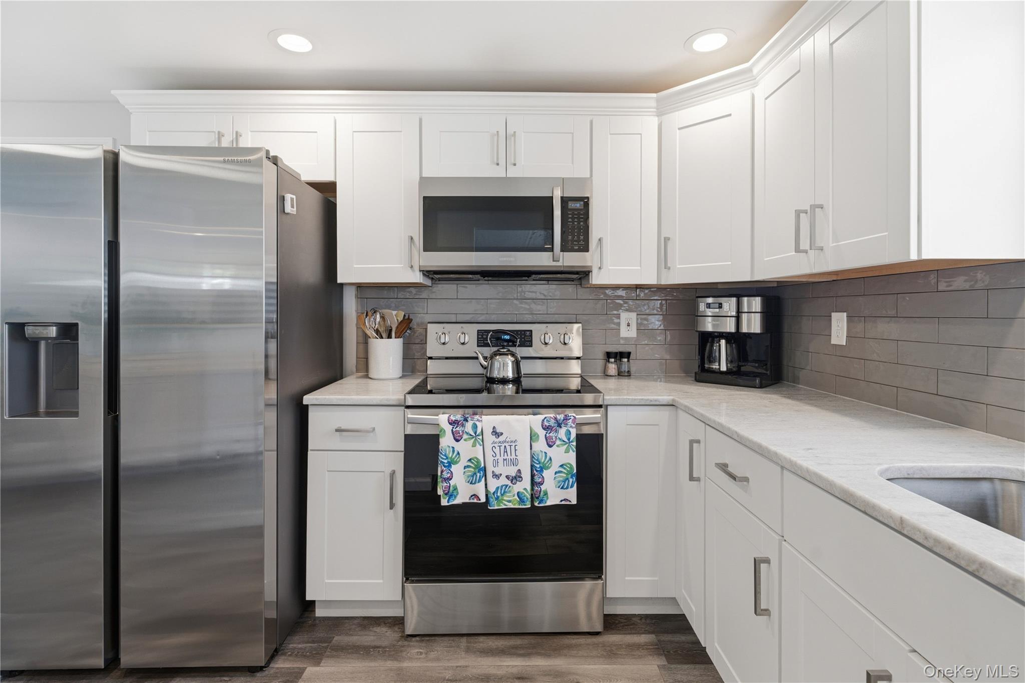35 Village Circle Property Photo 8