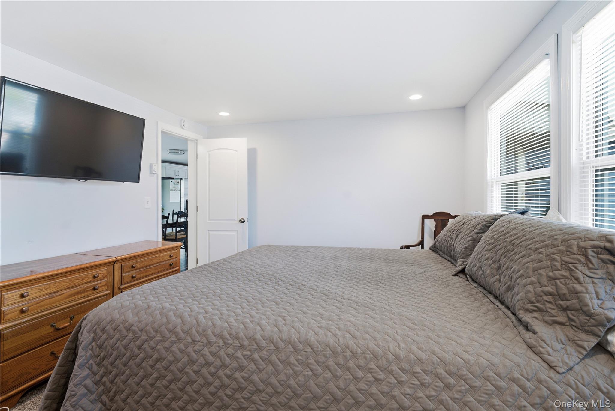 35 Village Circle Property Photo 14