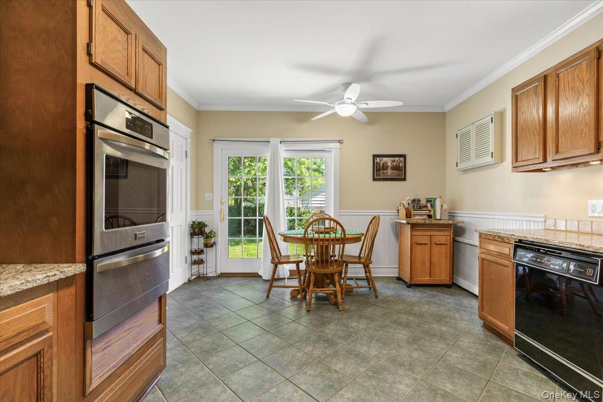 1072 Hunter Avenue Property Photo 12