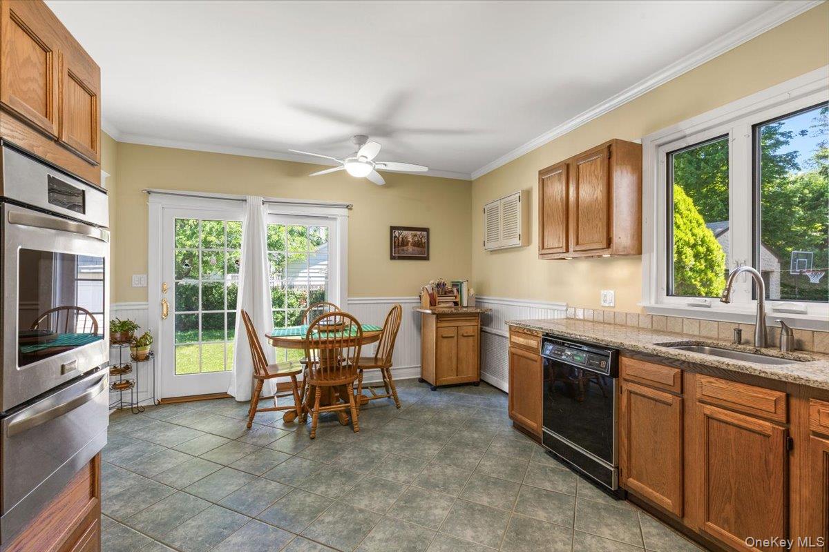 1072 Hunter Avenue Property Photo 13