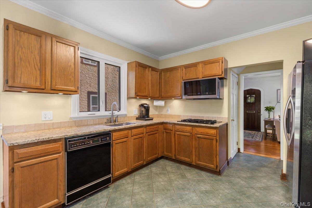 1072 Hunter Avenue Property Photo 14