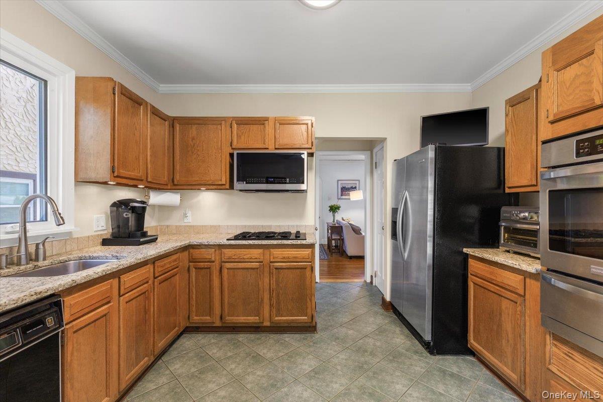 1072 Hunter Avenue Property Photo 15