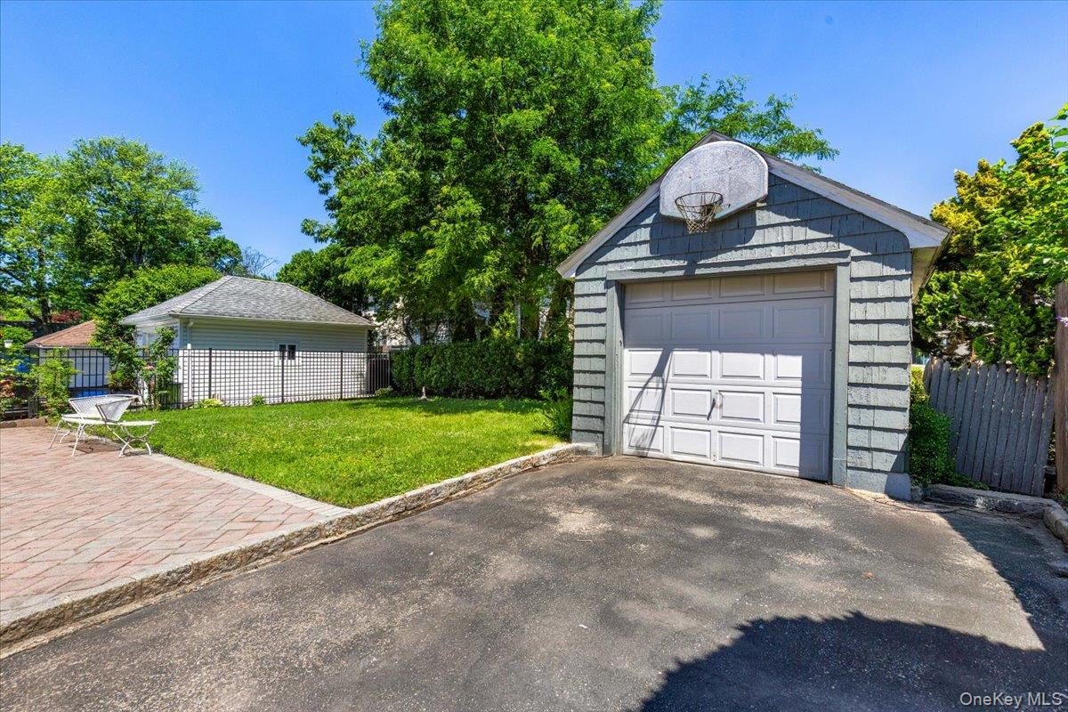 1072 Hunter Avenue Property Photo 31