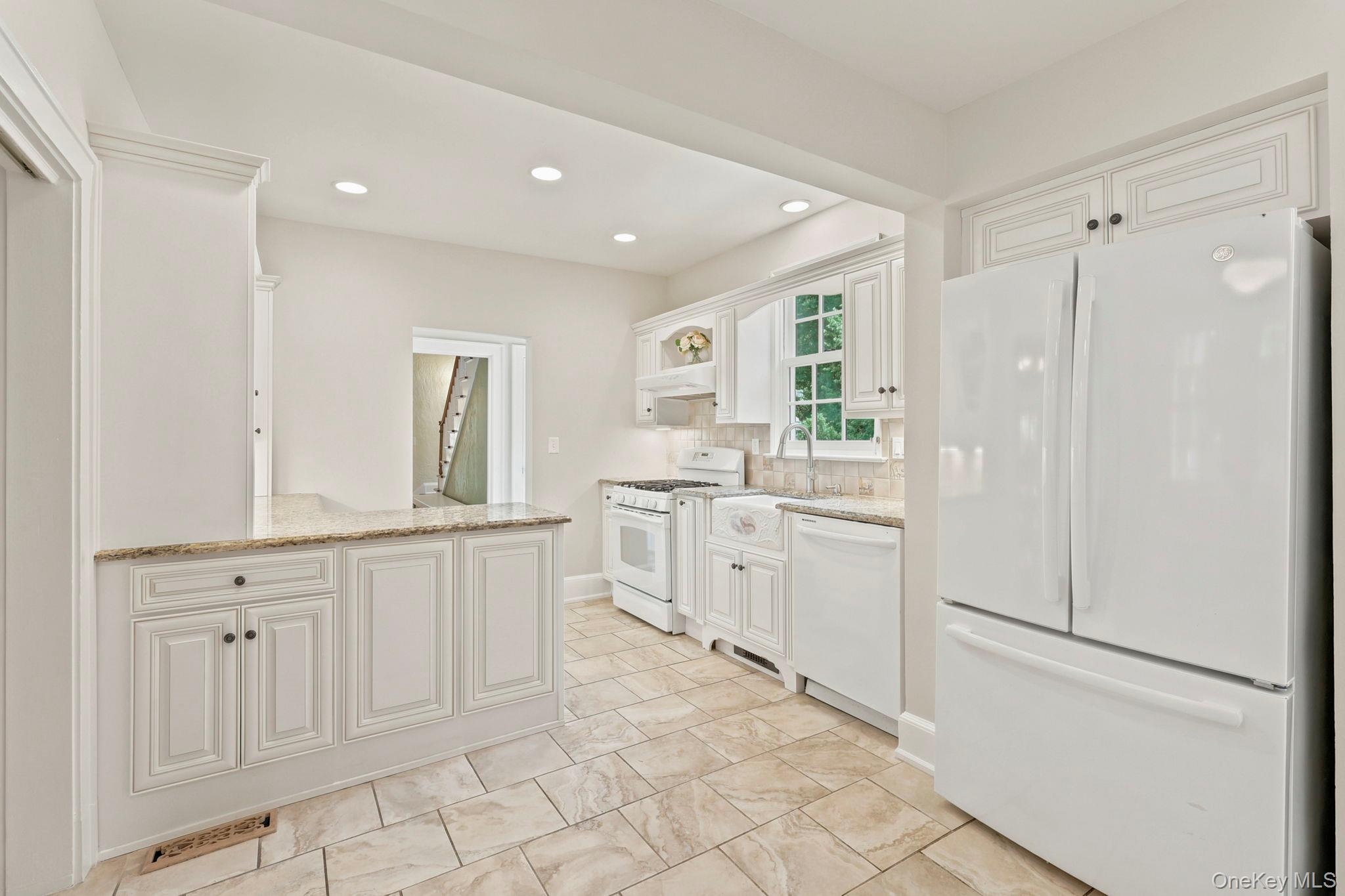 44 Beach Road Property Photo 9