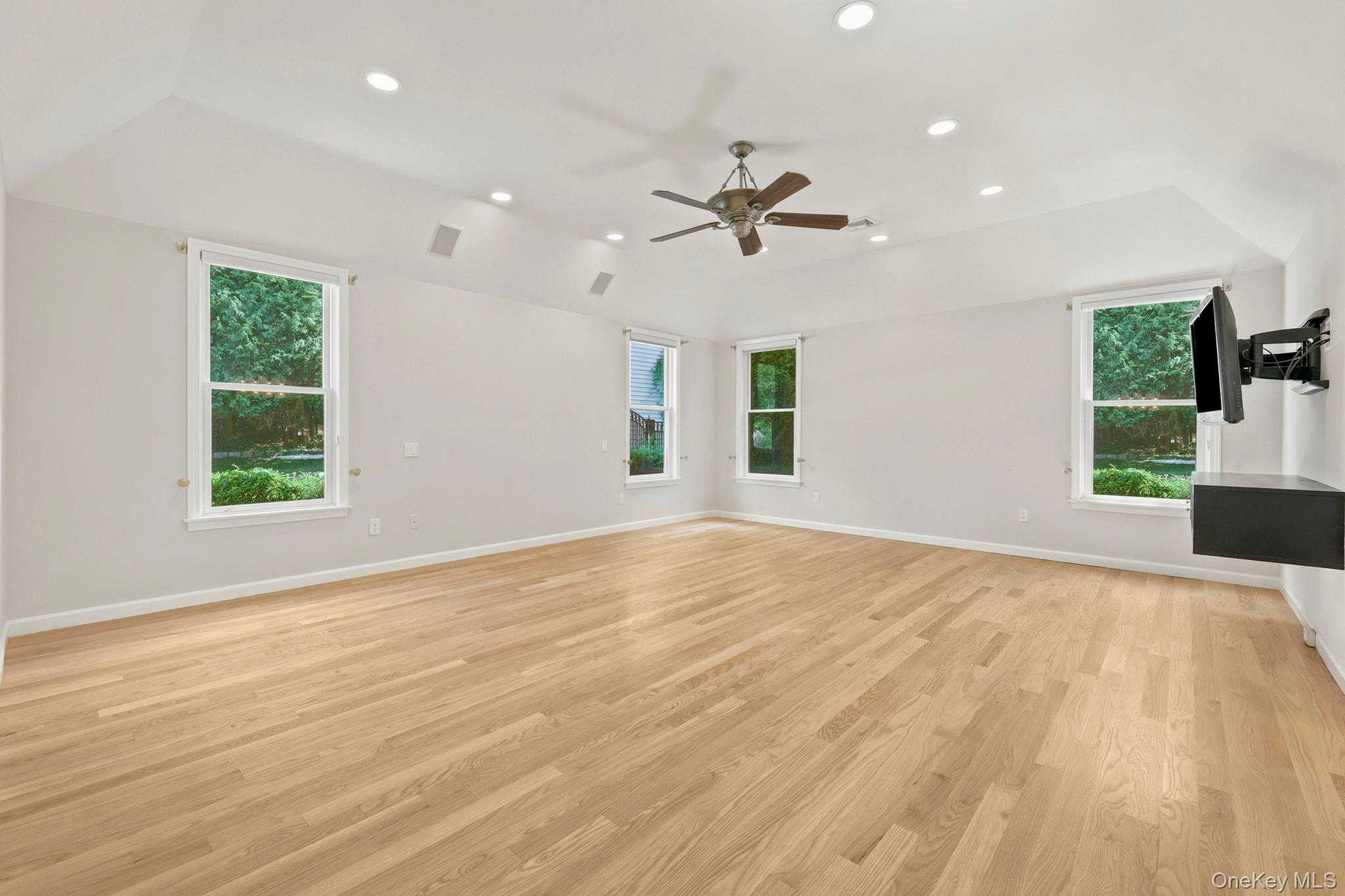 44 Beach Road Property Photo 13