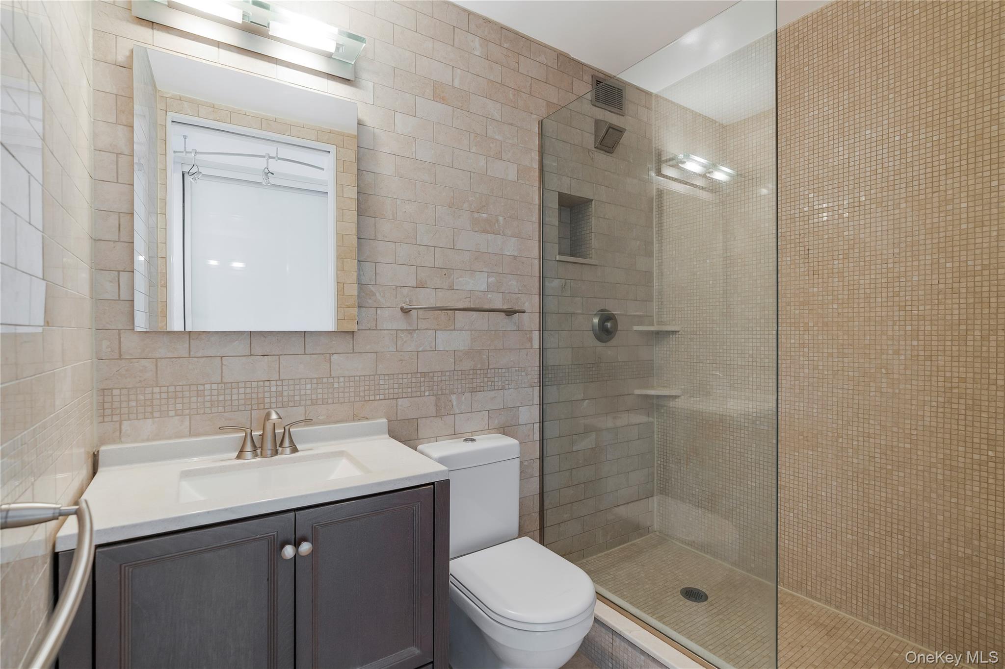 24 E 7th Street 11b Property Photo 10