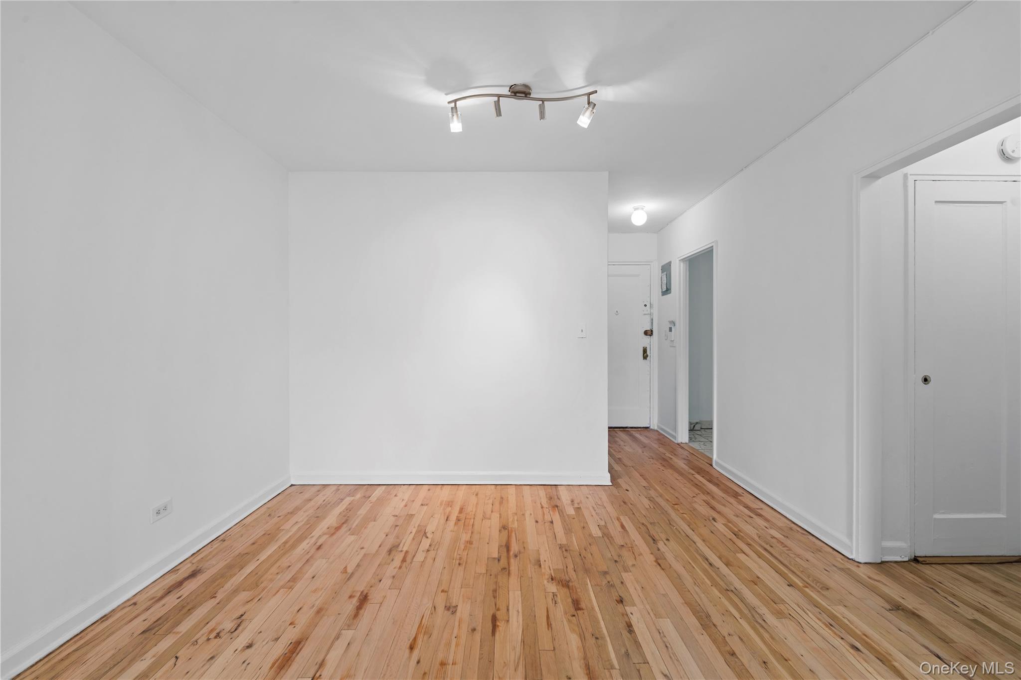3726 87th St 6a Property Photo 5