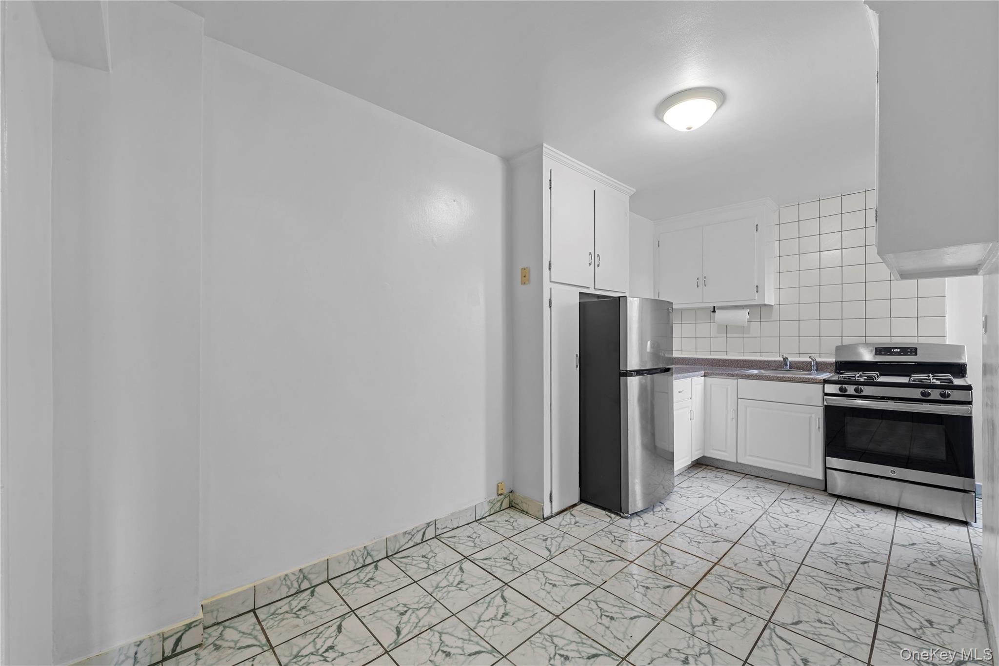 3726 87th St 6a Property Photo 15