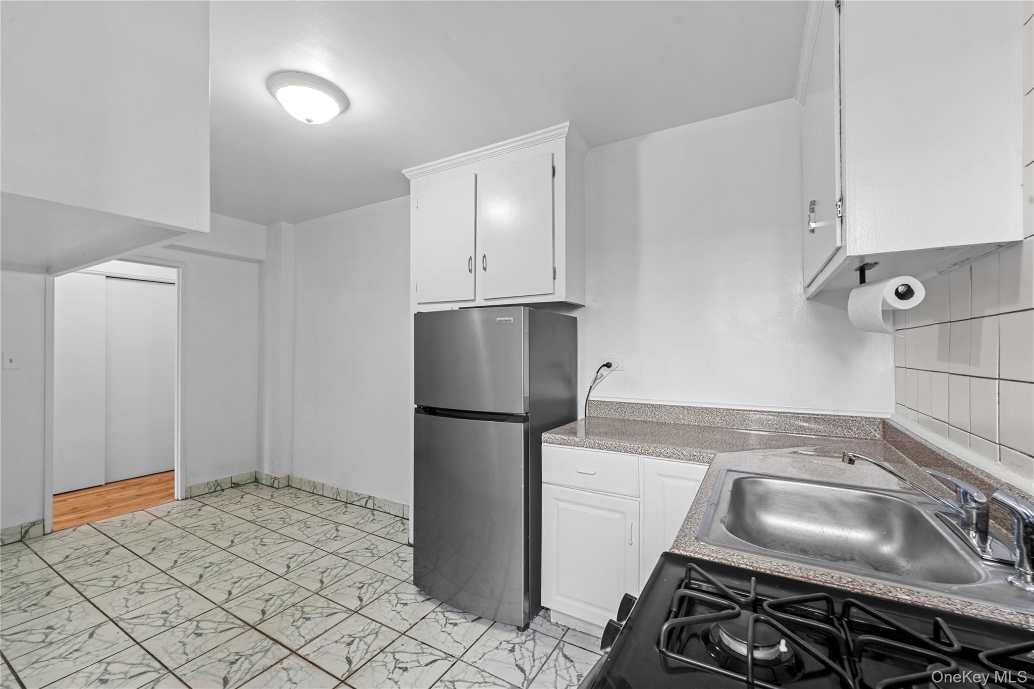 3726 87th St 6a Property Photo 19